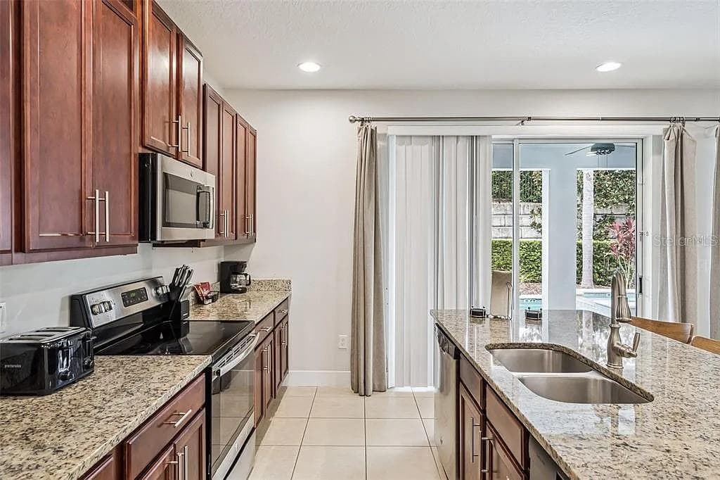 Single Family Residence at 310 PENDANT CT, KISSIMMEE, photo 8 of 77