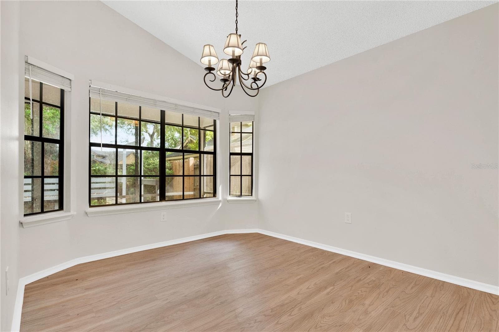 Single Family Residence at 2141 WEKIWA OAKS DR, APOPKA, photo 4 of 32
