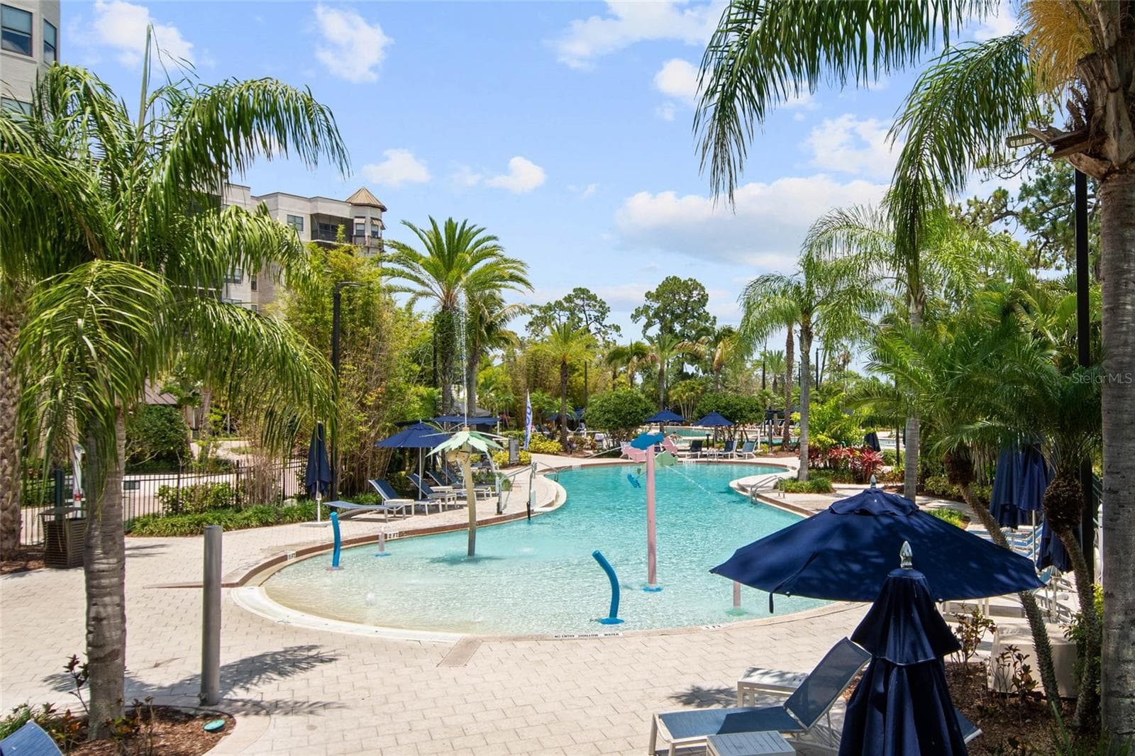 Zero entry pool - 14501 GROVE RESORT AVE #2542, WINTER GARDEN