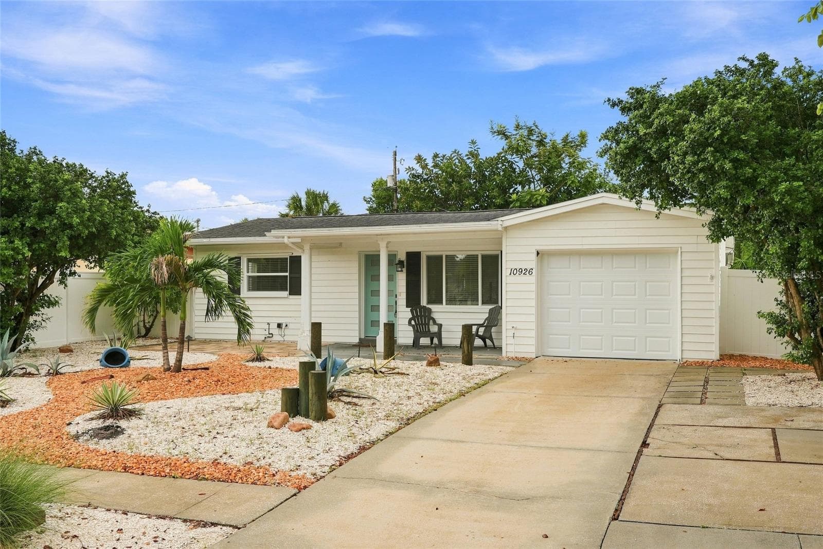 Single Family Residence at 10926 TEMPLE AVE, SEMINOLE, photo 2 of 40