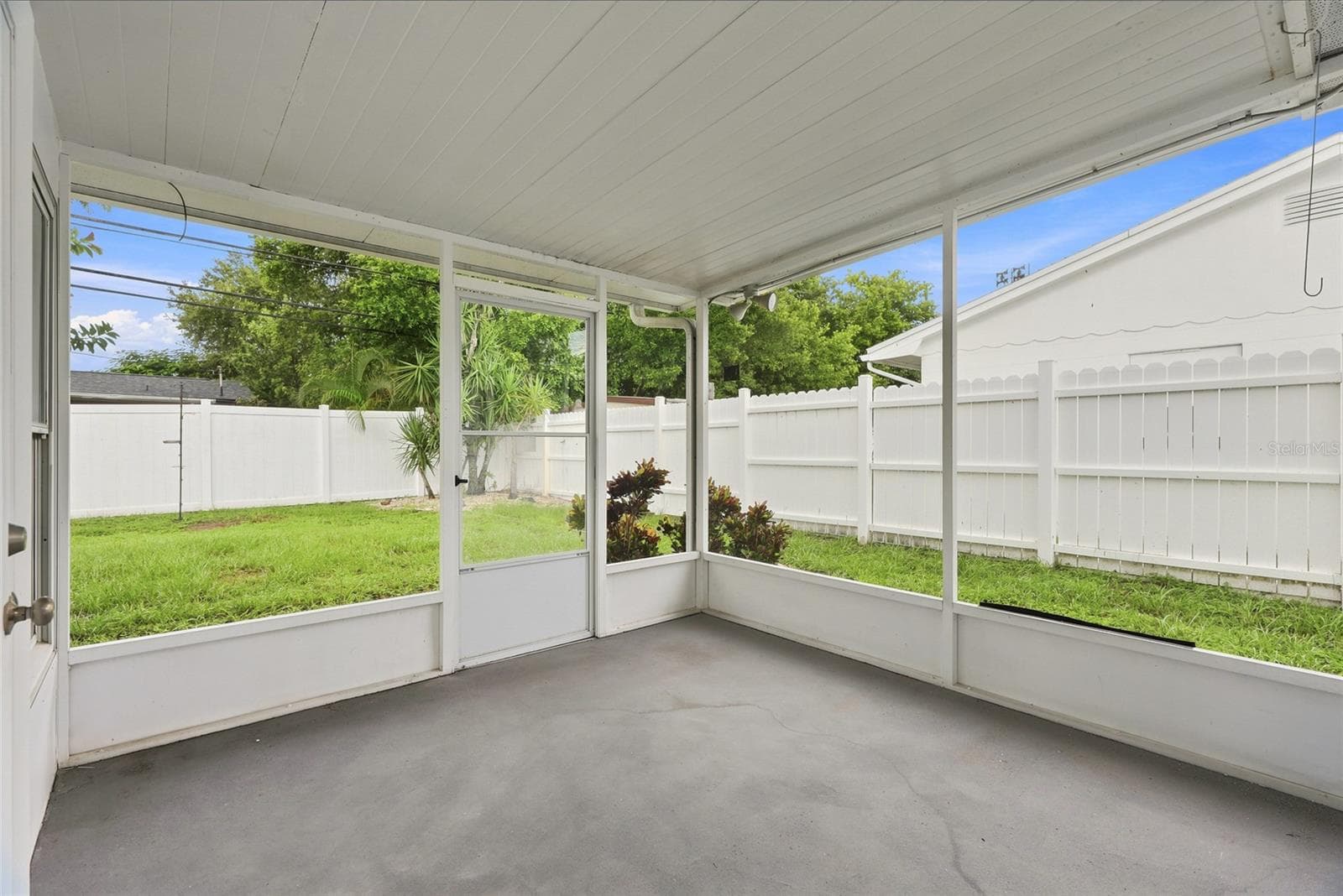 Single Family Residence at 10926 TEMPLE AVE, SEMINOLE, photo 26 of 40