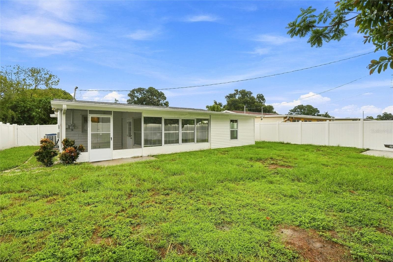 Single Family Residence at 10926 TEMPLE AVE, SEMINOLE, photo 31 of 40