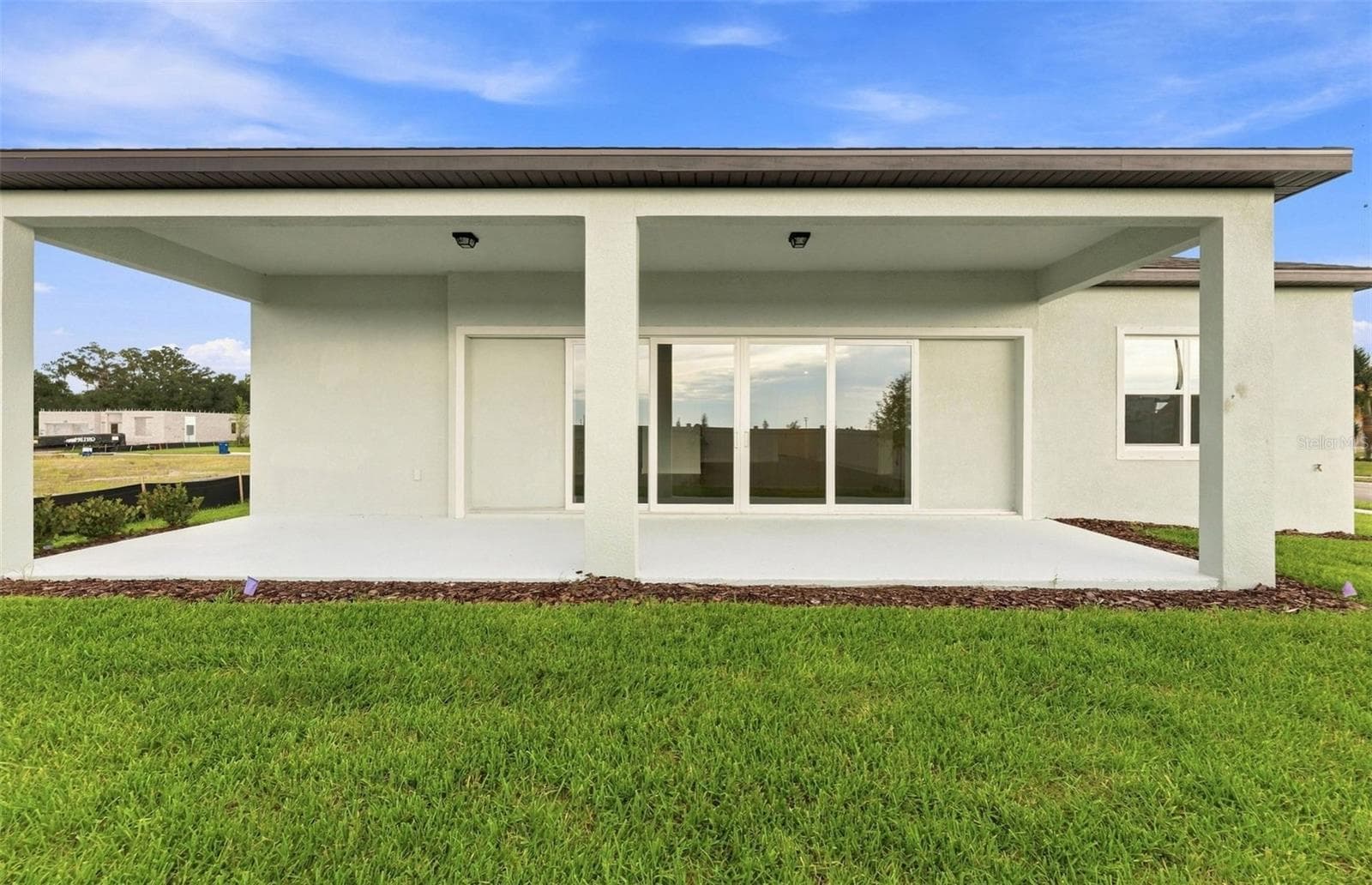 Large Lanai for Outdoor Entertainment - 17056 CANARY TRL, PARRISH