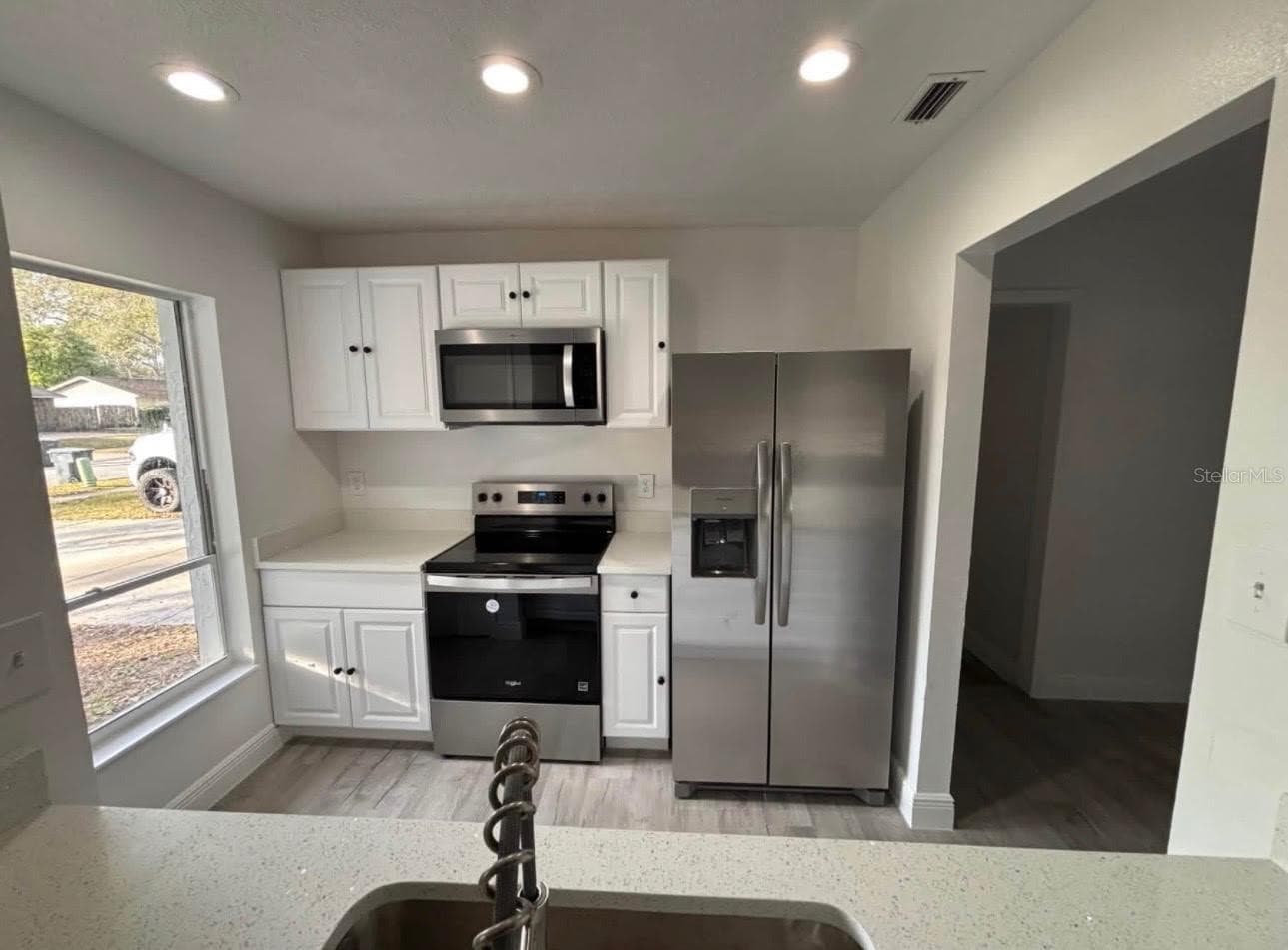 Single Family Residence at 14915 GENTILLY PL, TAMPA, photo 7 of 22