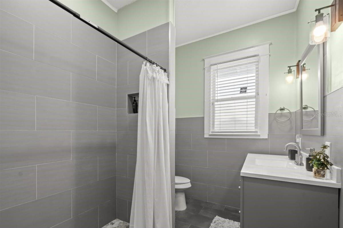 Single Family Residence at 7002 N CAMERON AVE, TAMPA, photo 28 of 44