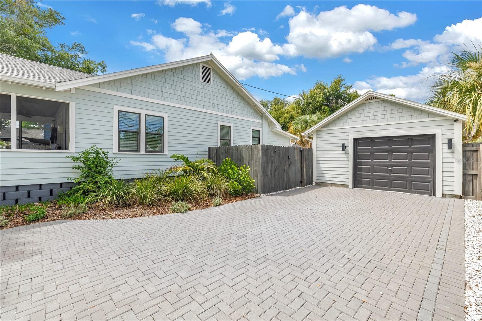 Single Family Residence at 1323 7TH AVE N, ST PETERSBURG, photo 3 of 51