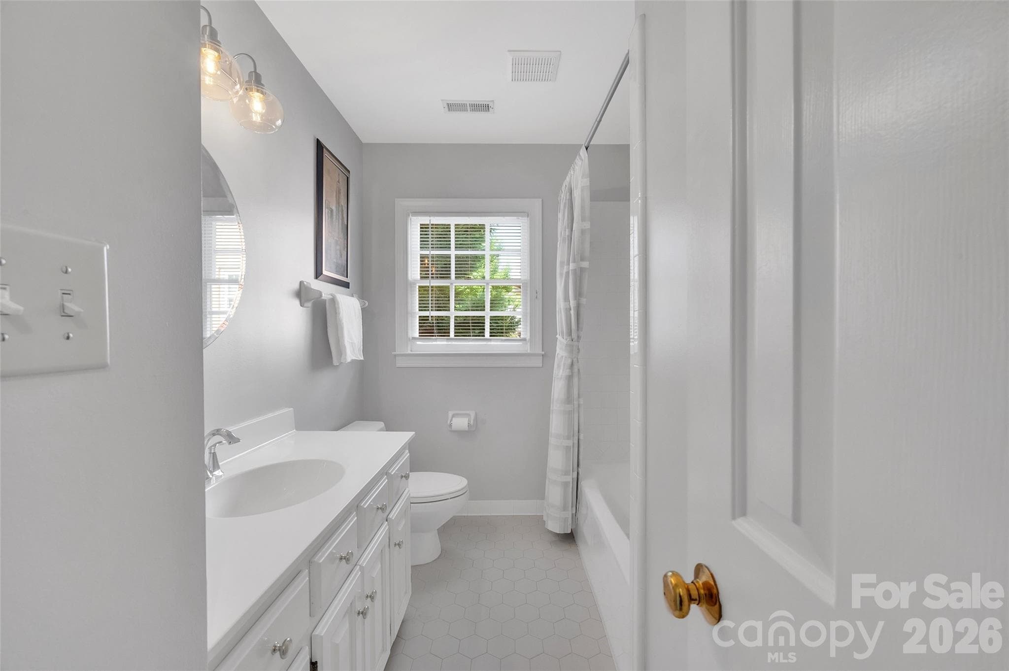 Full bath 2 from hall - 10108 Lampkin Way, Charlotte