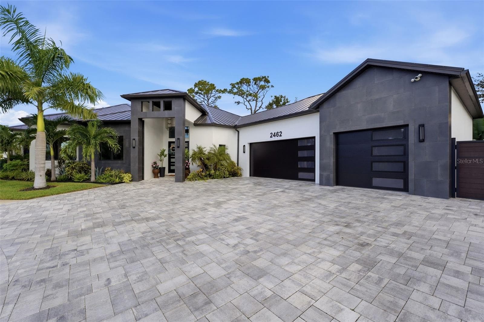 Single Family Residence at 2462 MISSARA LN, SARASOTA, photo 4 of 84