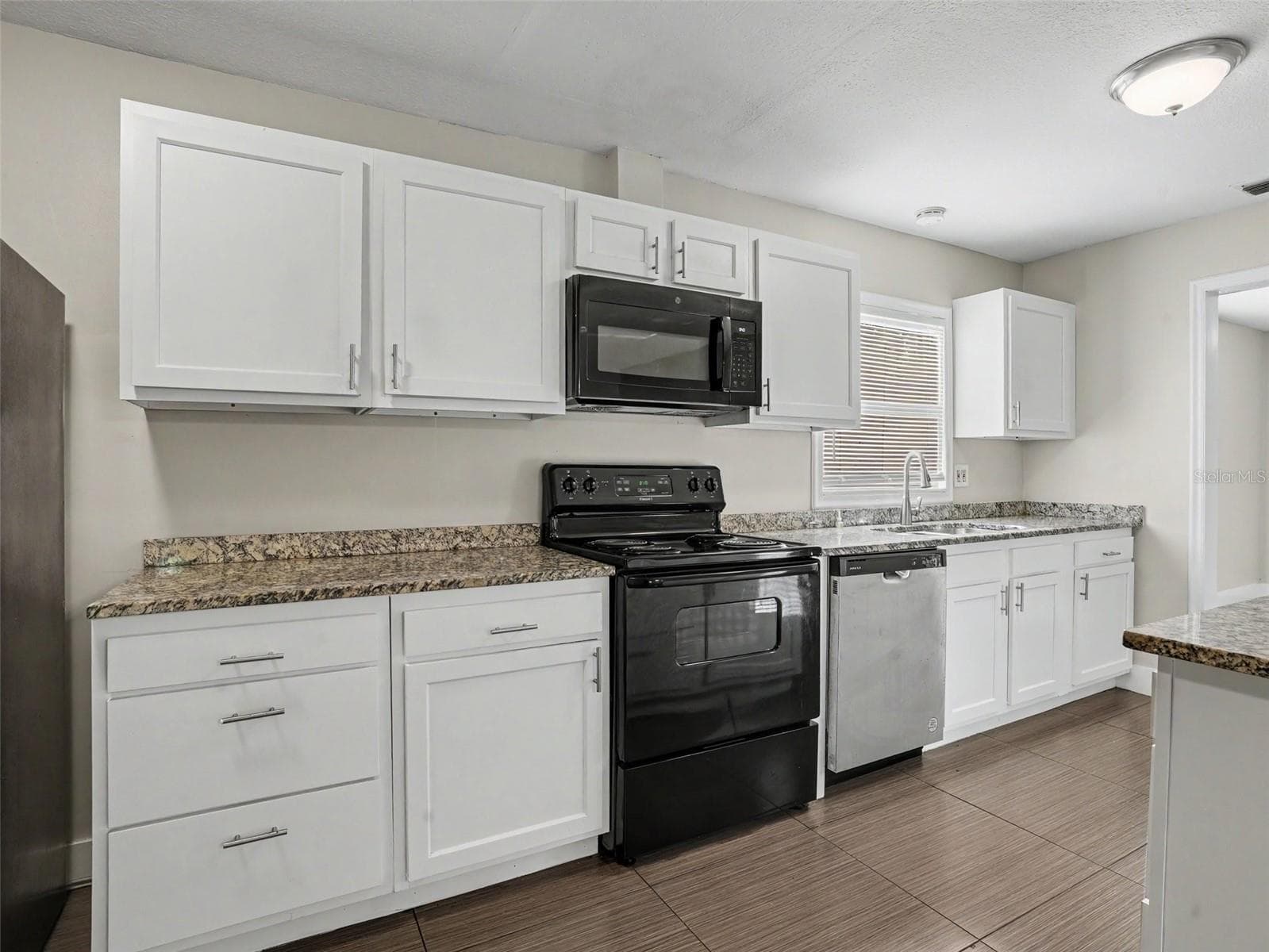 Single Family Residence at 2938 NORTHBROOK LN, LAKELAND, photo 6 of 20