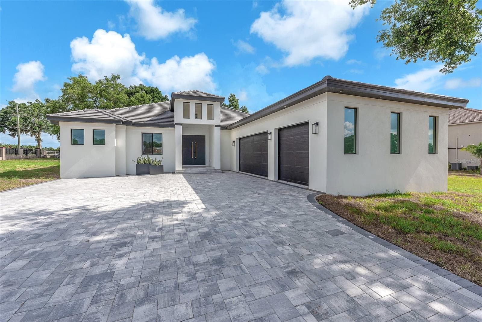 11921 FORT KING HWY