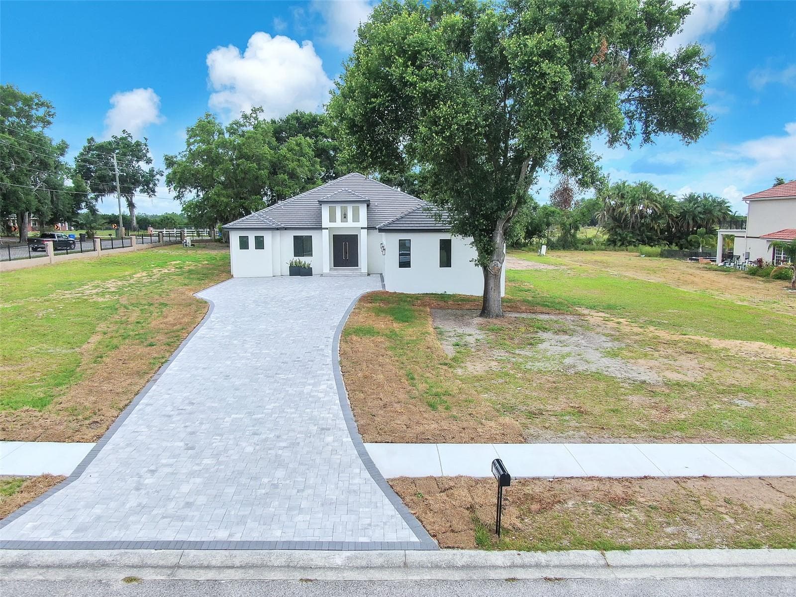 Single Family Residence at 11921 FORT KING HWY, THONOTOSASSA, photo 6 of 77