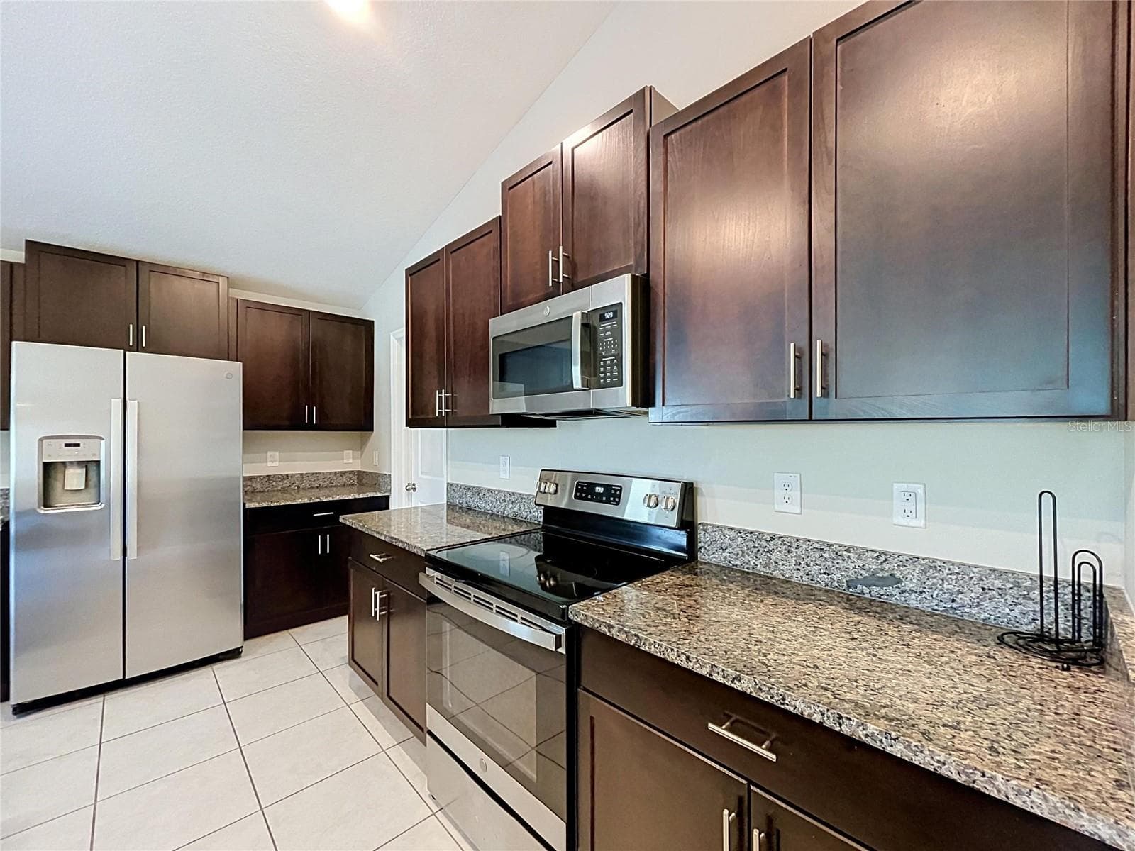 Single Family Residence at 1565 COLDING DR, RUSKIN, photo 2 of 30