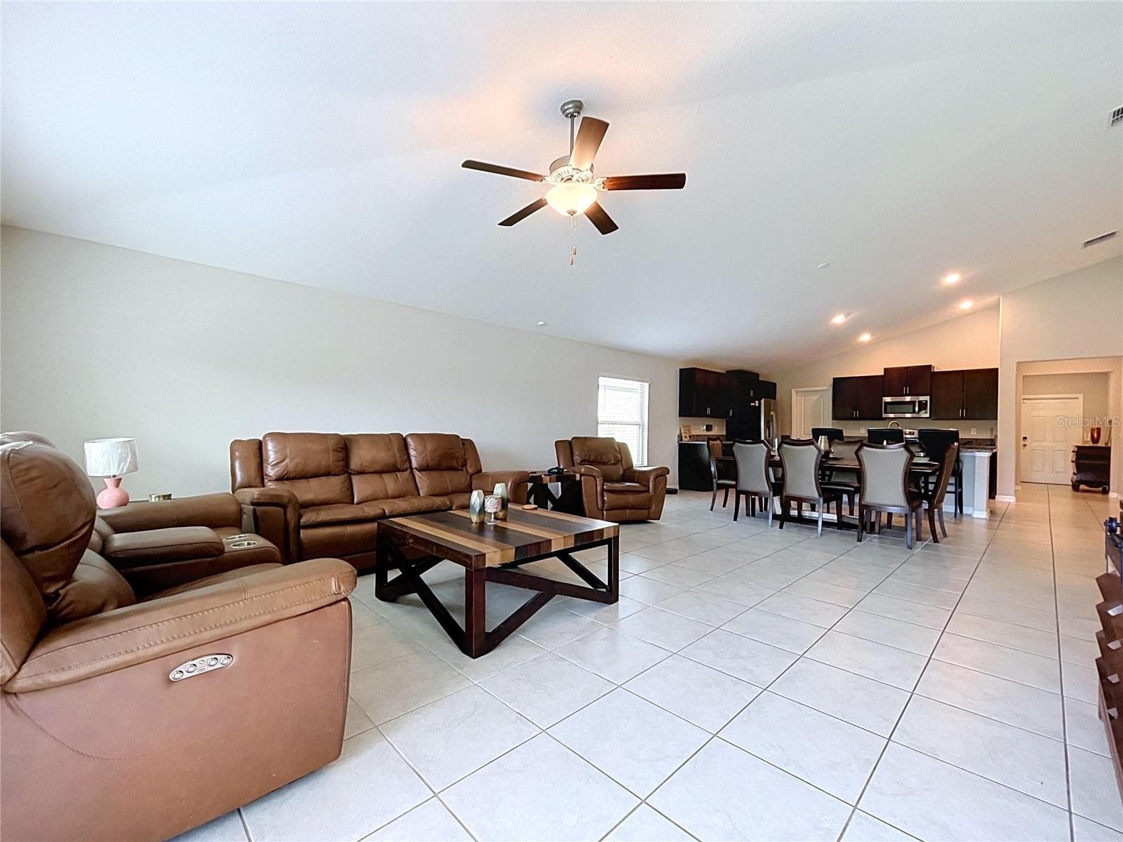 Single Family Residence at 1565 COLDING DR, RUSKIN, photo 3 of 30