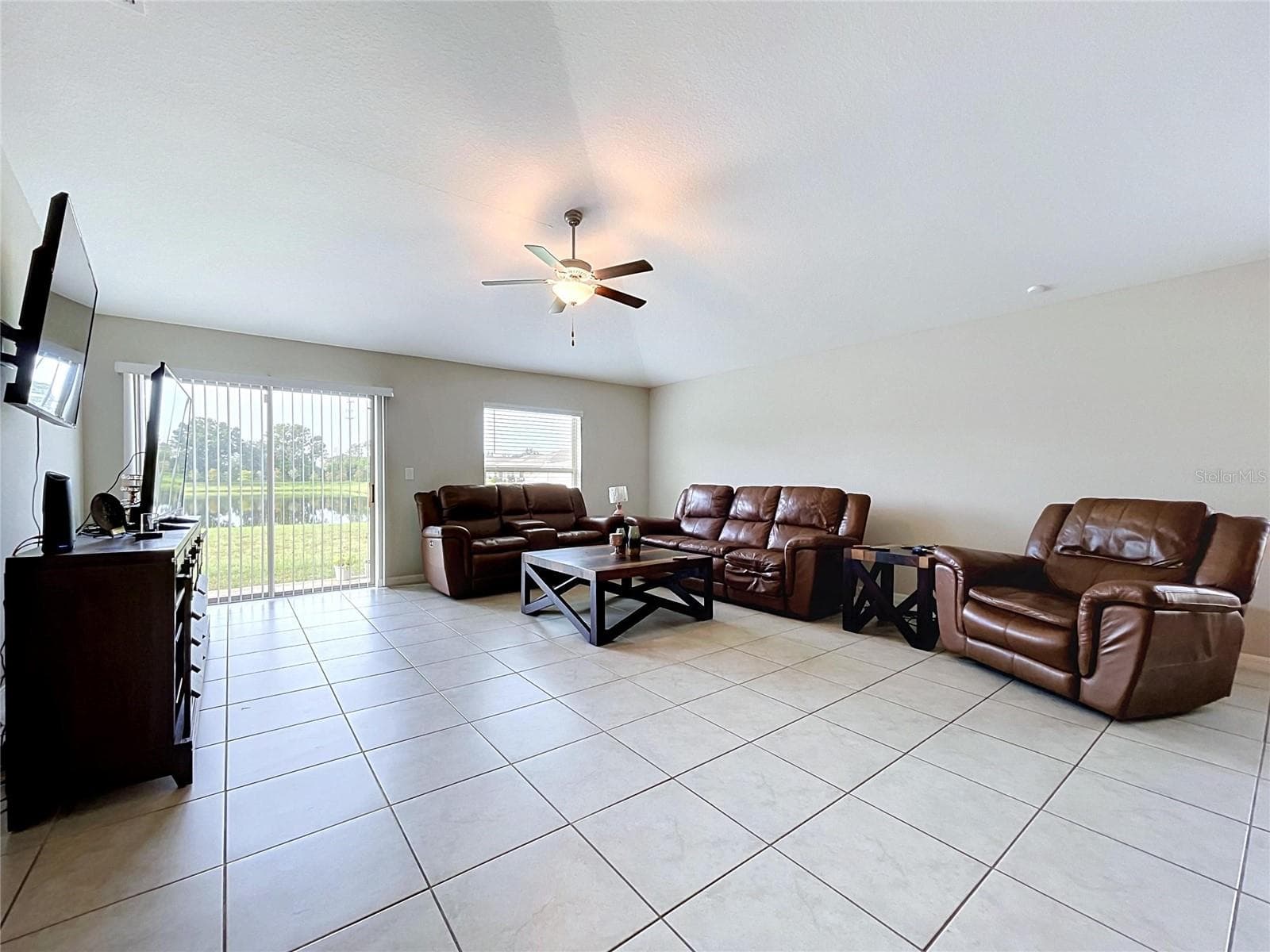 Single Family Residence at 1565 COLDING DR, RUSKIN, photo 7 of 30