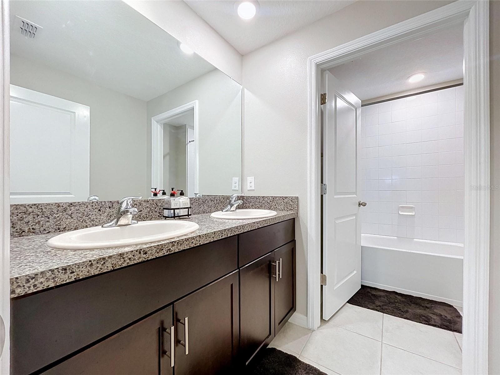 Single Family Residence at 1565 COLDING DR, RUSKIN, photo 17 of 30