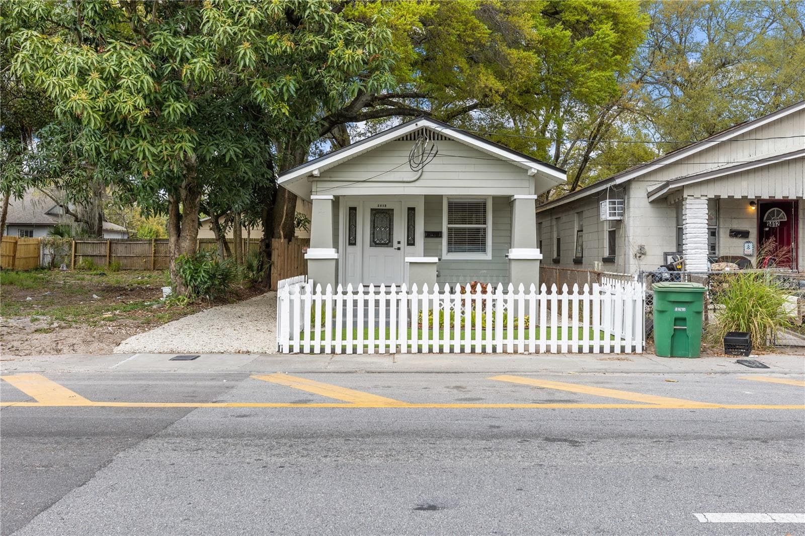 Single Family Residence at 2410 E COLUMBUS DR, TAMPA, photo 6 of 25