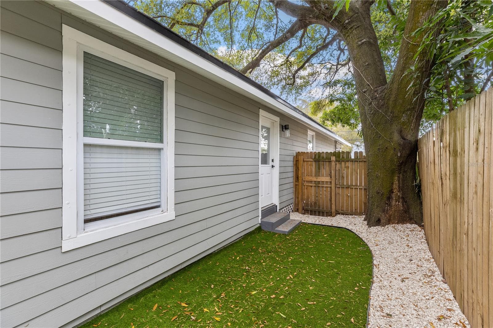 Single Family Residence at 2410 E COLUMBUS DR, TAMPA, photo 10 of 25