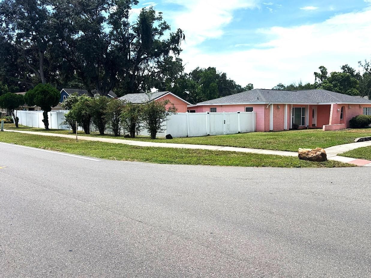 Single Family Residence at 902 SAMY DR, TAMPA, photo 4 of 30