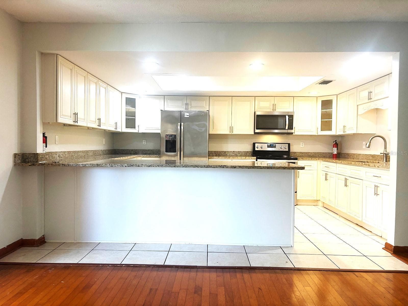 Single Family Residence at 902 SAMY DR, TAMPA, photo 10 of 30