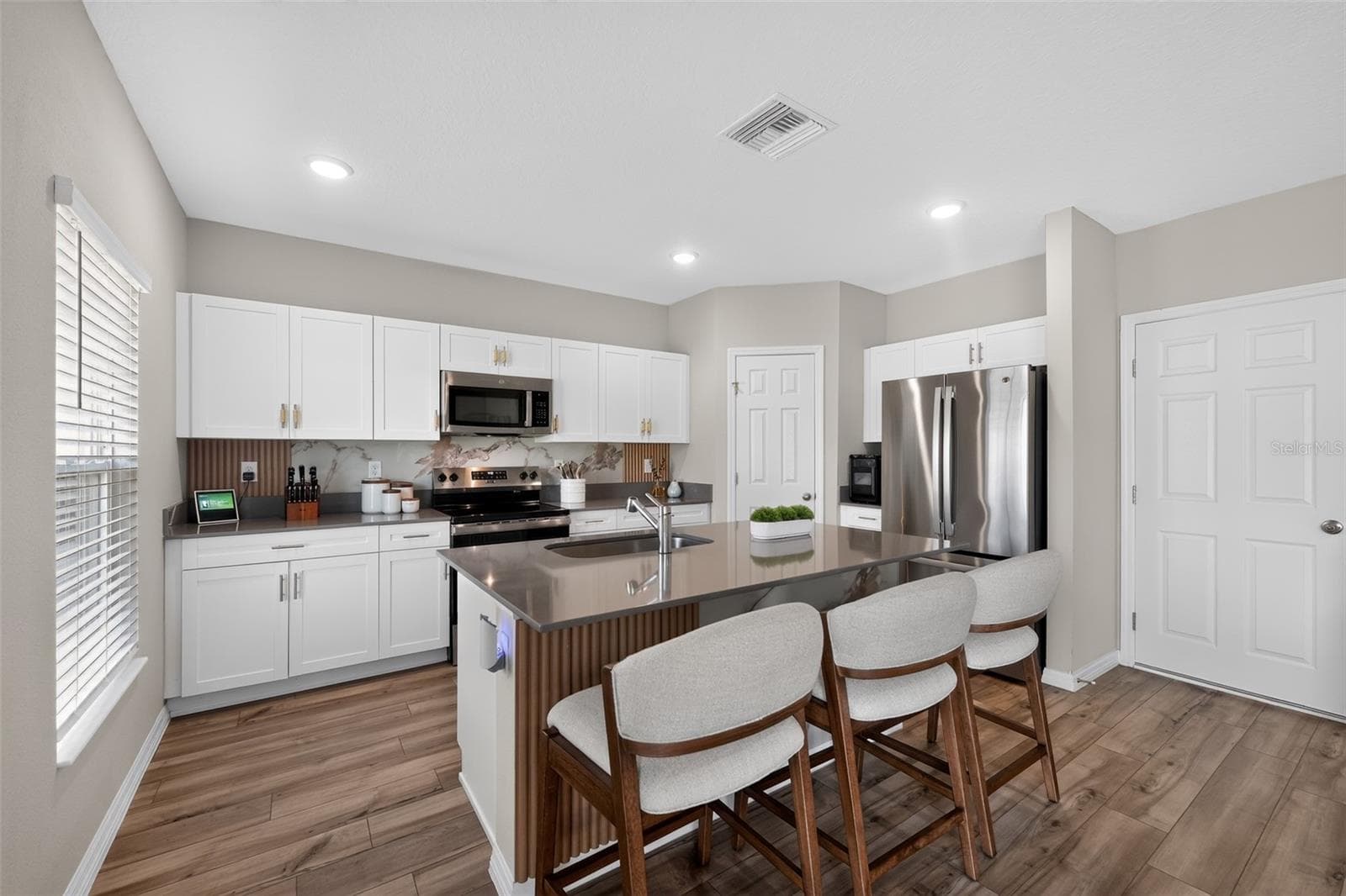 Open Chef Kitchen - 1857 GRASMERE ST, HAINES CITY