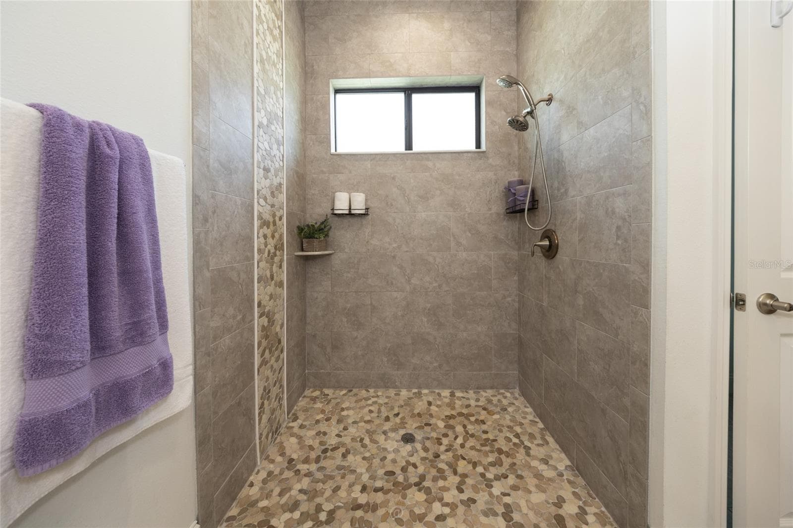 Large Walk-In Shower In The Ensuite - 59 GREEN CIR, PALM COAST