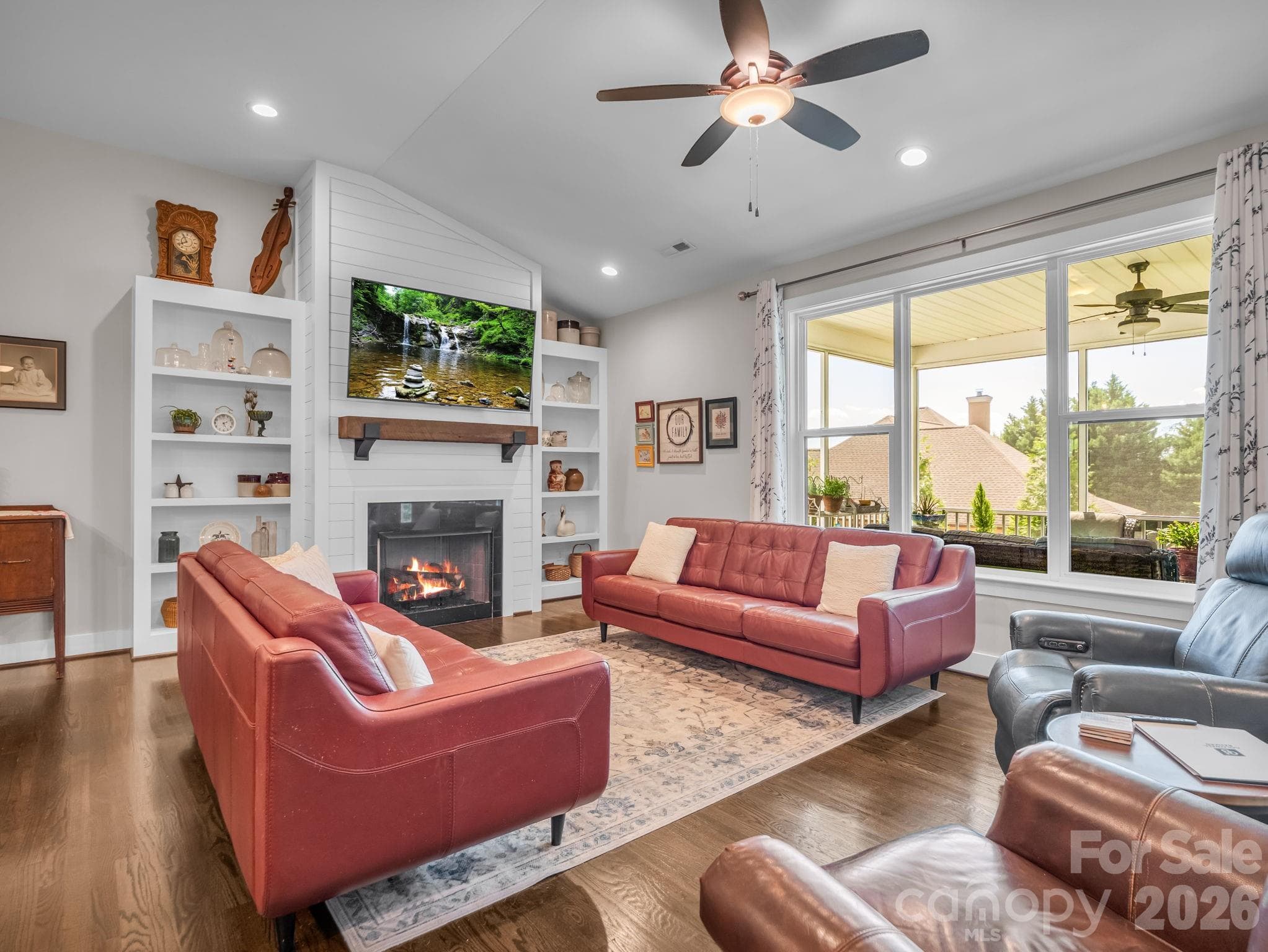 Single Family Residence at 718 Tinsberry Lane, Inman, photo 13 of 48