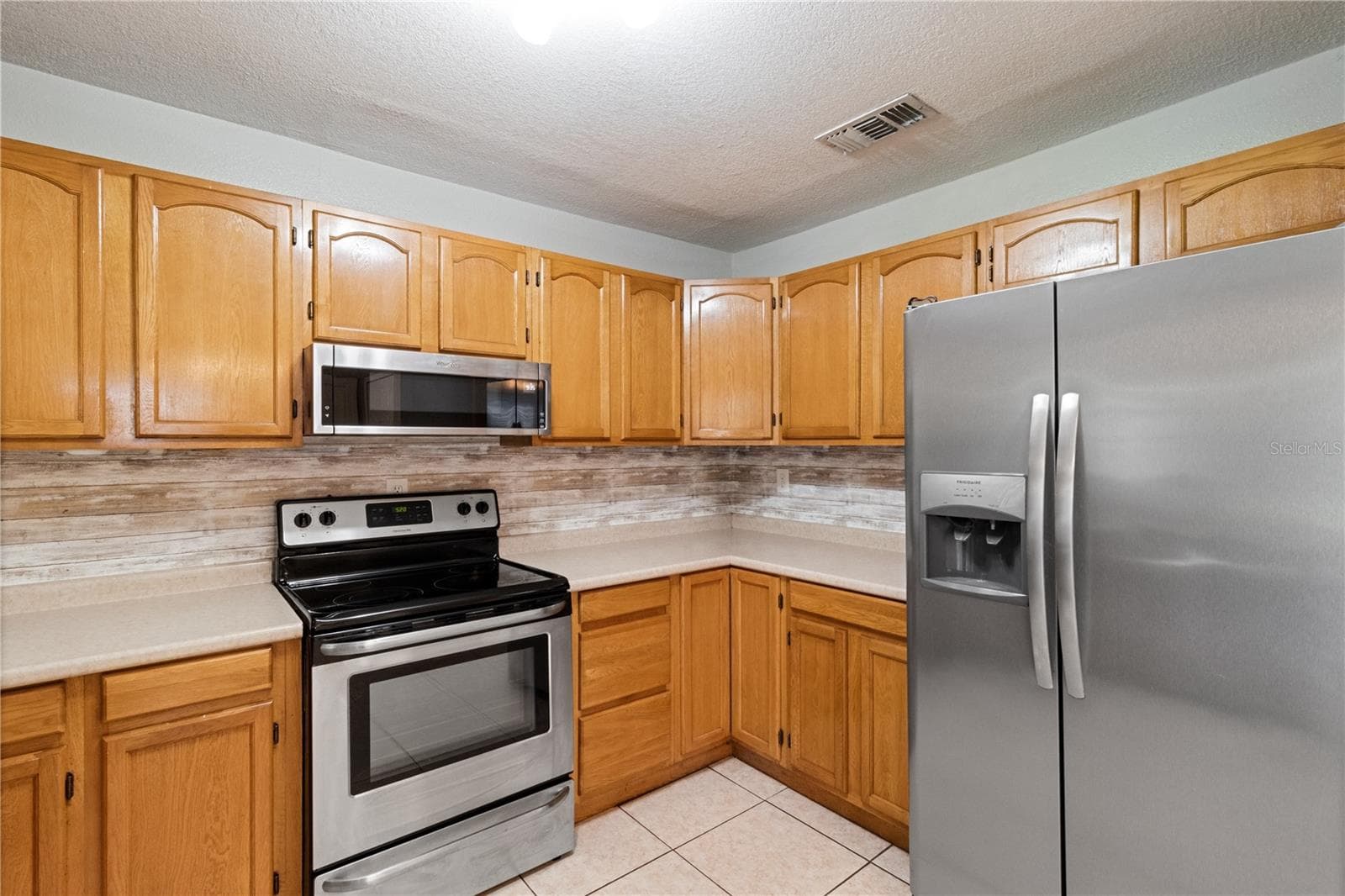 Single Family Residence at 288 CHERRY LAUREL LN, WINTER HAVEN, photo 17 of 32