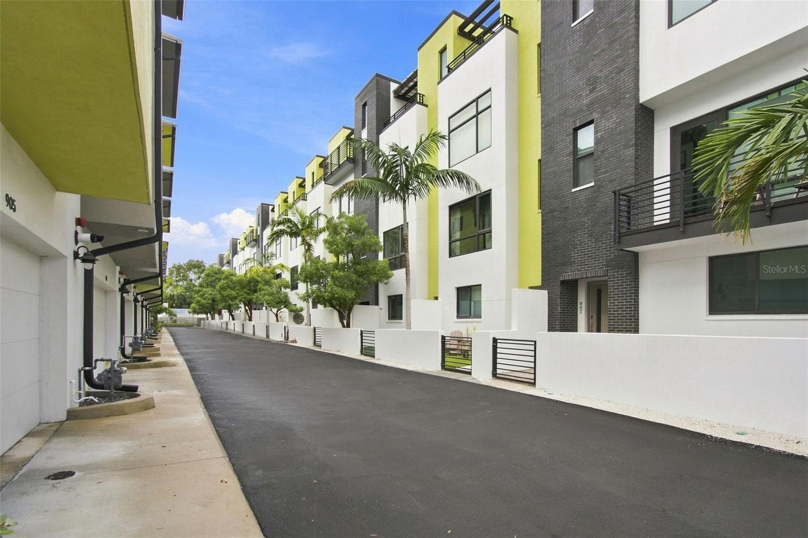 Townhouse at 931 ARLINGTON AVE N, ST PETERSBURG, photo 8 of 65
