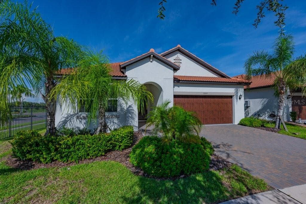 Single Family Residence at 17253 STAR BANKS ST, WIMAUMA, photo 2 of 55