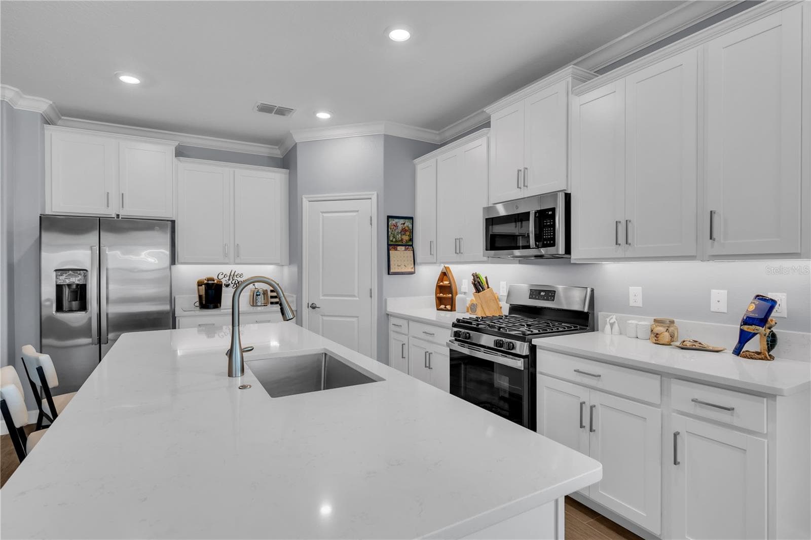 Single Family Residence at 17253 STAR BANKS ST, WIMAUMA, photo 11 of 55