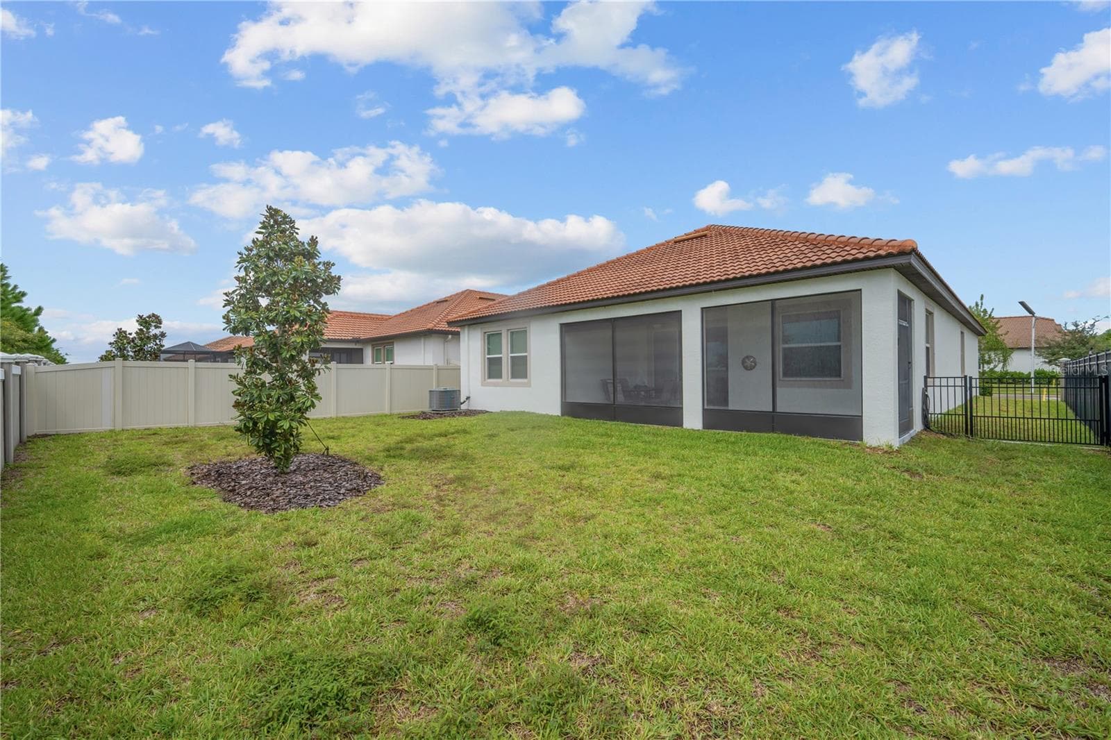 Single Family Residence at 17253 STAR BANKS ST, WIMAUMA, photo 28 of 55