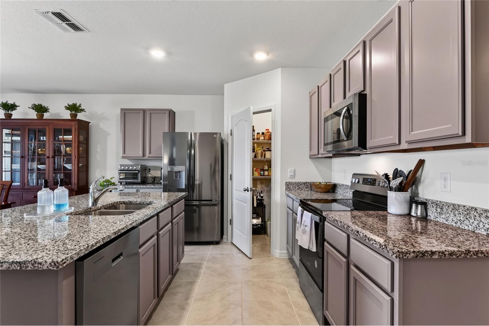 Single Family Residence at 3645 DIVING DOVE LN, BARTOW, photo 8 of 44