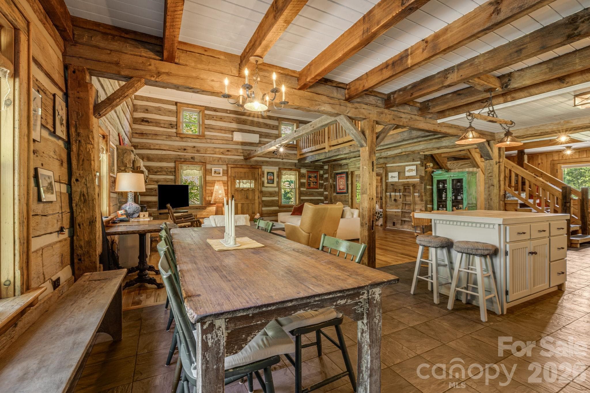 Single Family Residence at 146 Gentry Farm Drive, Hot Springs, photo 6 of 48