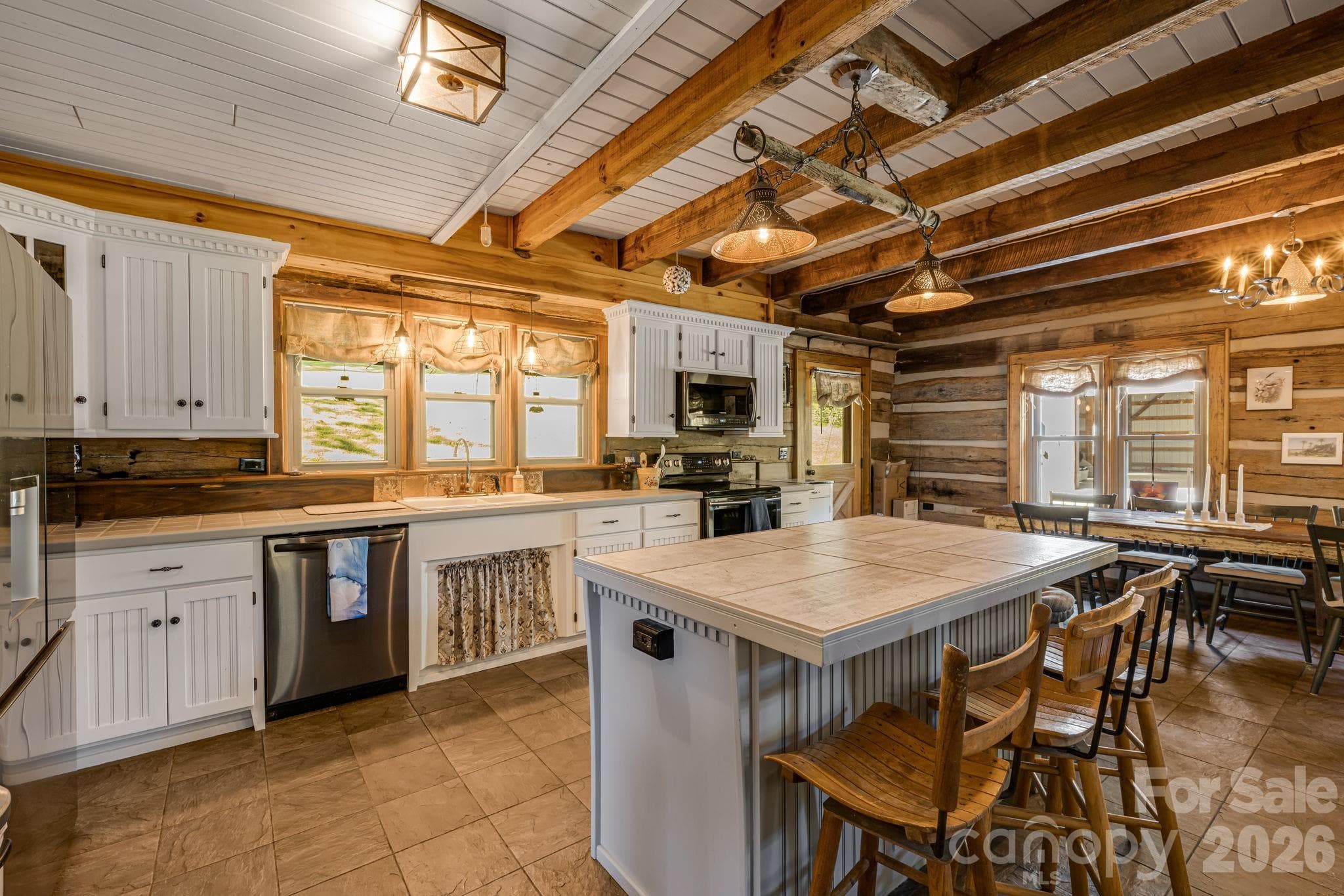 Single Family Residence at 146 Gentry Farm Drive, Hot Springs, photo 5 of 48