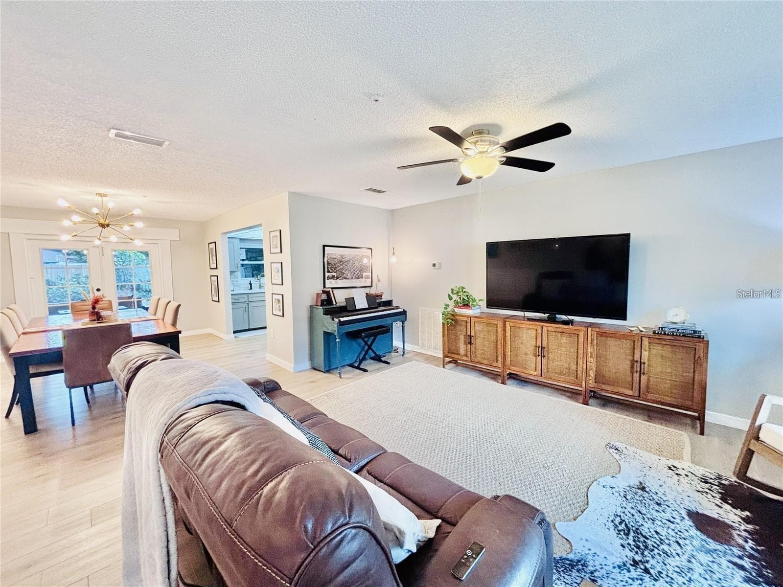 Single Family Residence at 4033 13TH AVE W, BRADENTON, photo 4 of 17