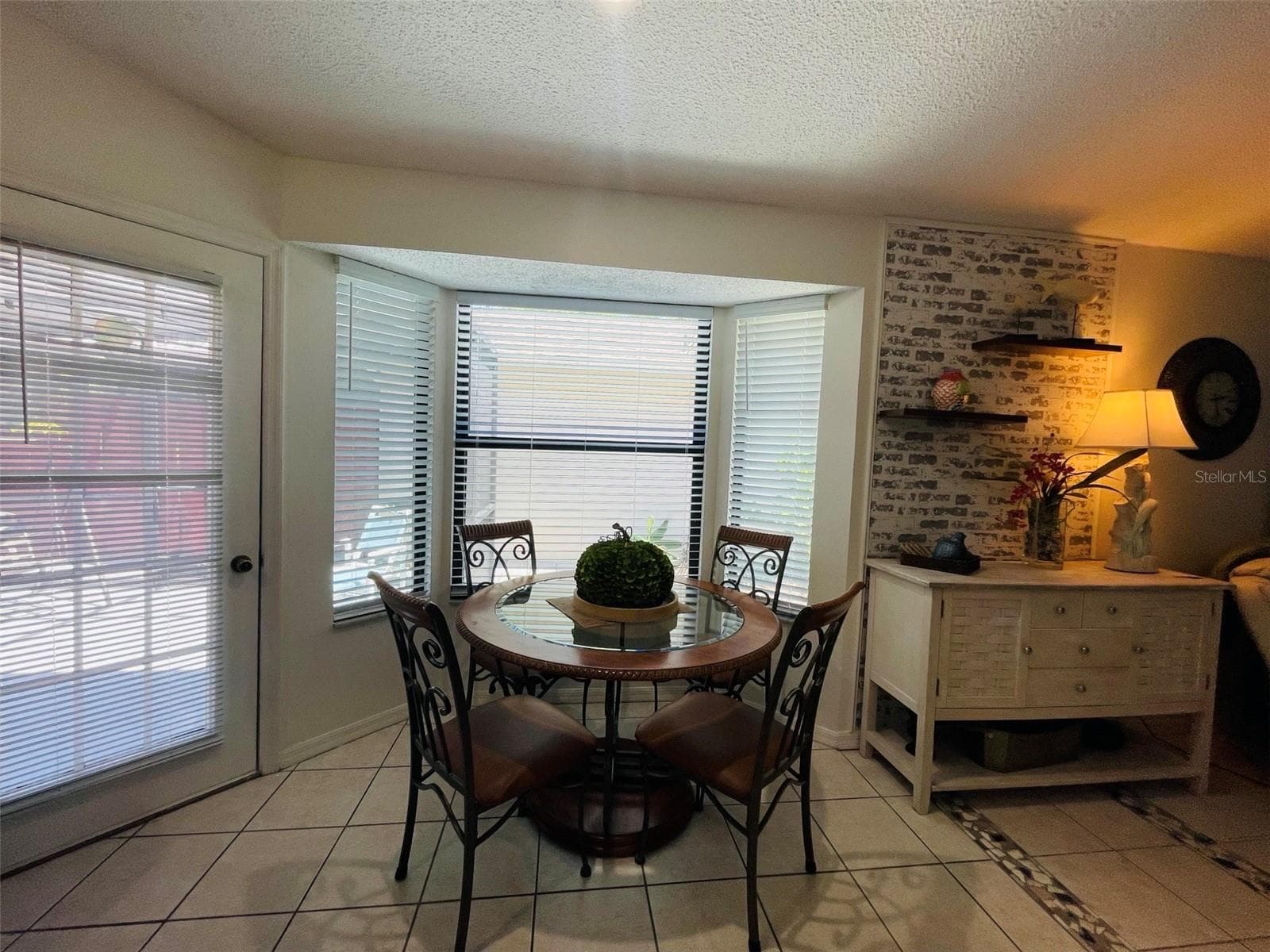 BREAKFAST NOOK - 255 BOUNDARY BLVD #104, ROTONDA WEST