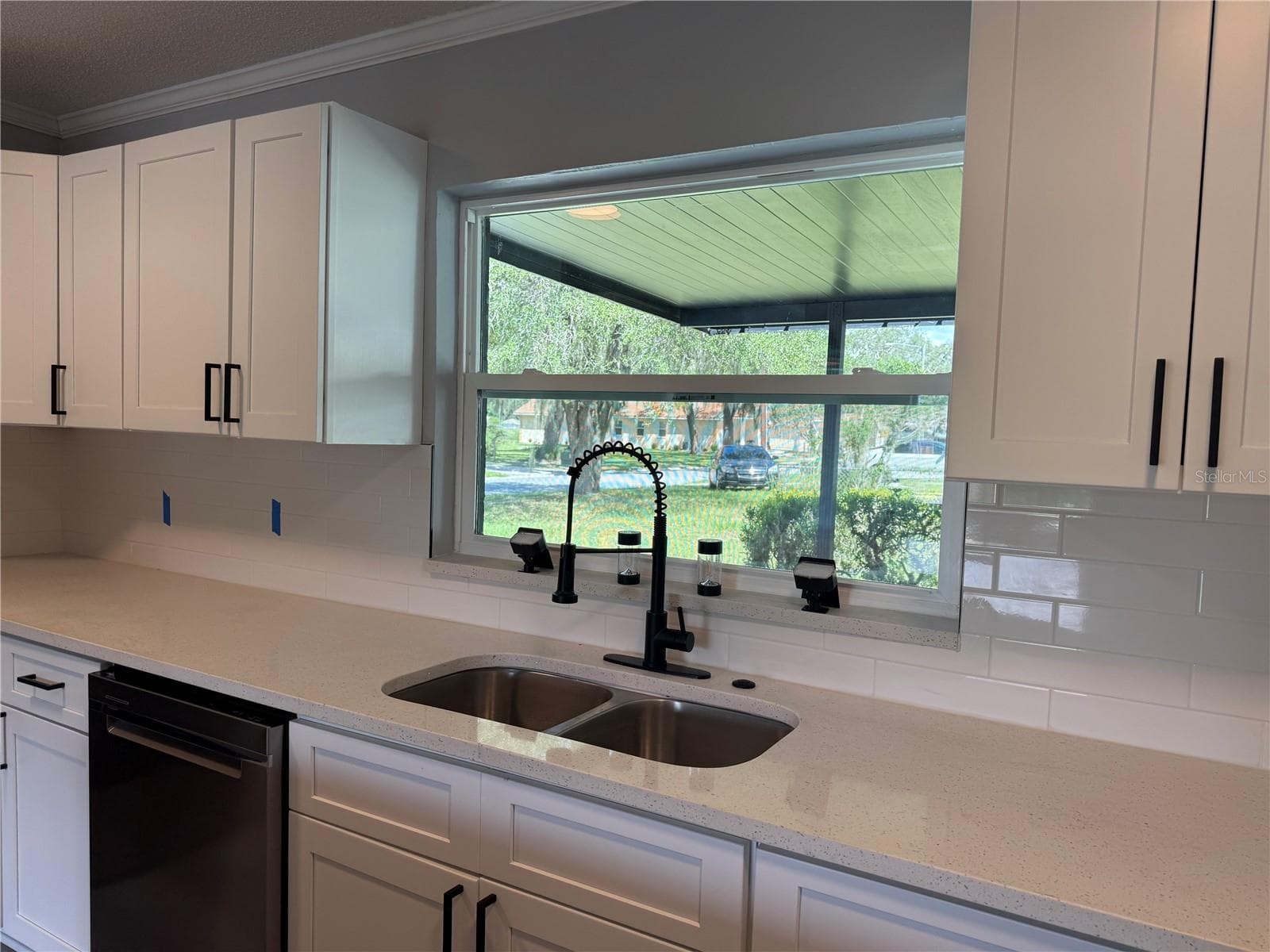 Remodeled Kitchen - 1000 E DIXIE AVE, LEESBURG
