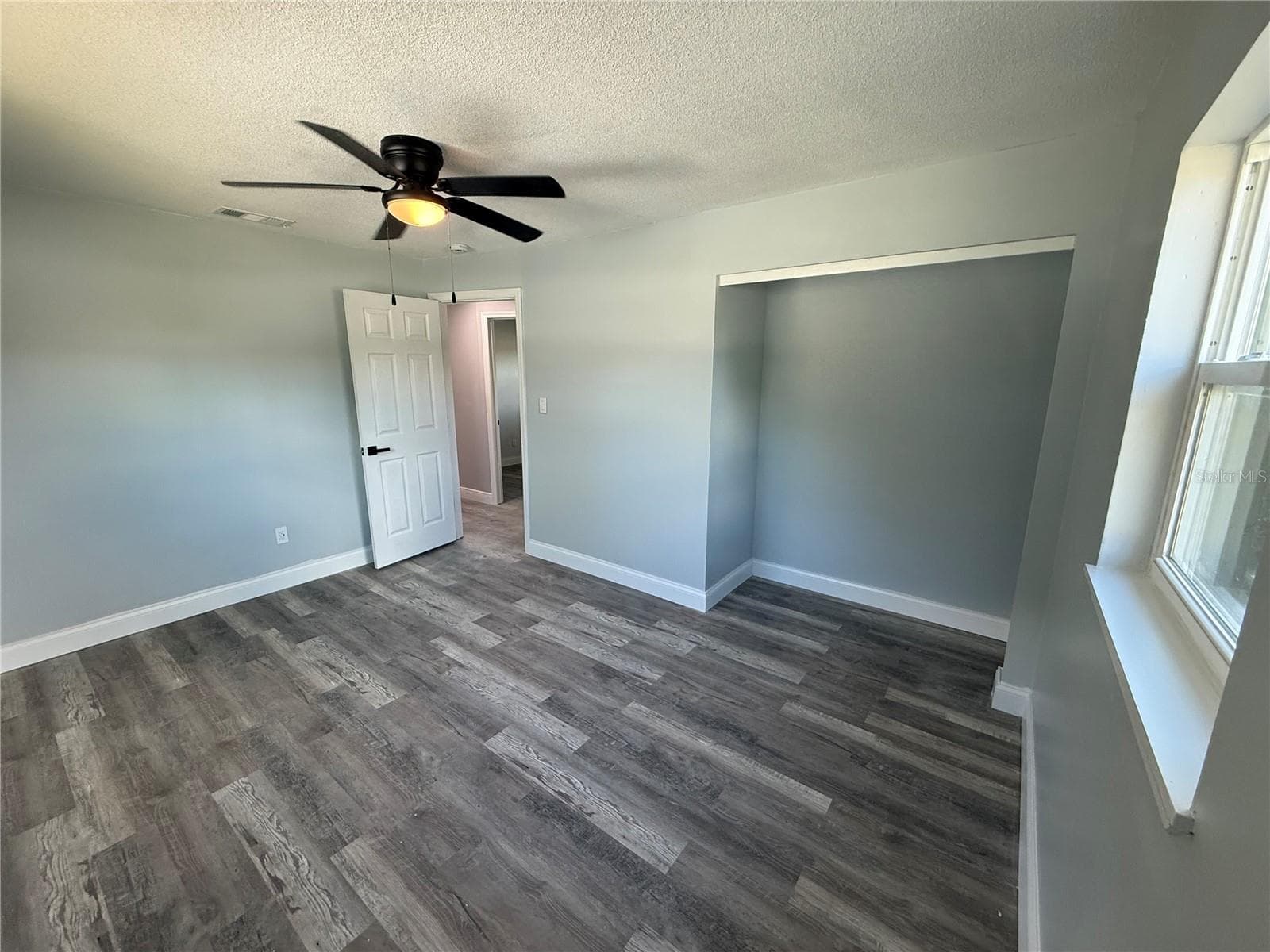room 2 - 1000 E DIXIE AVE, LEESBURG