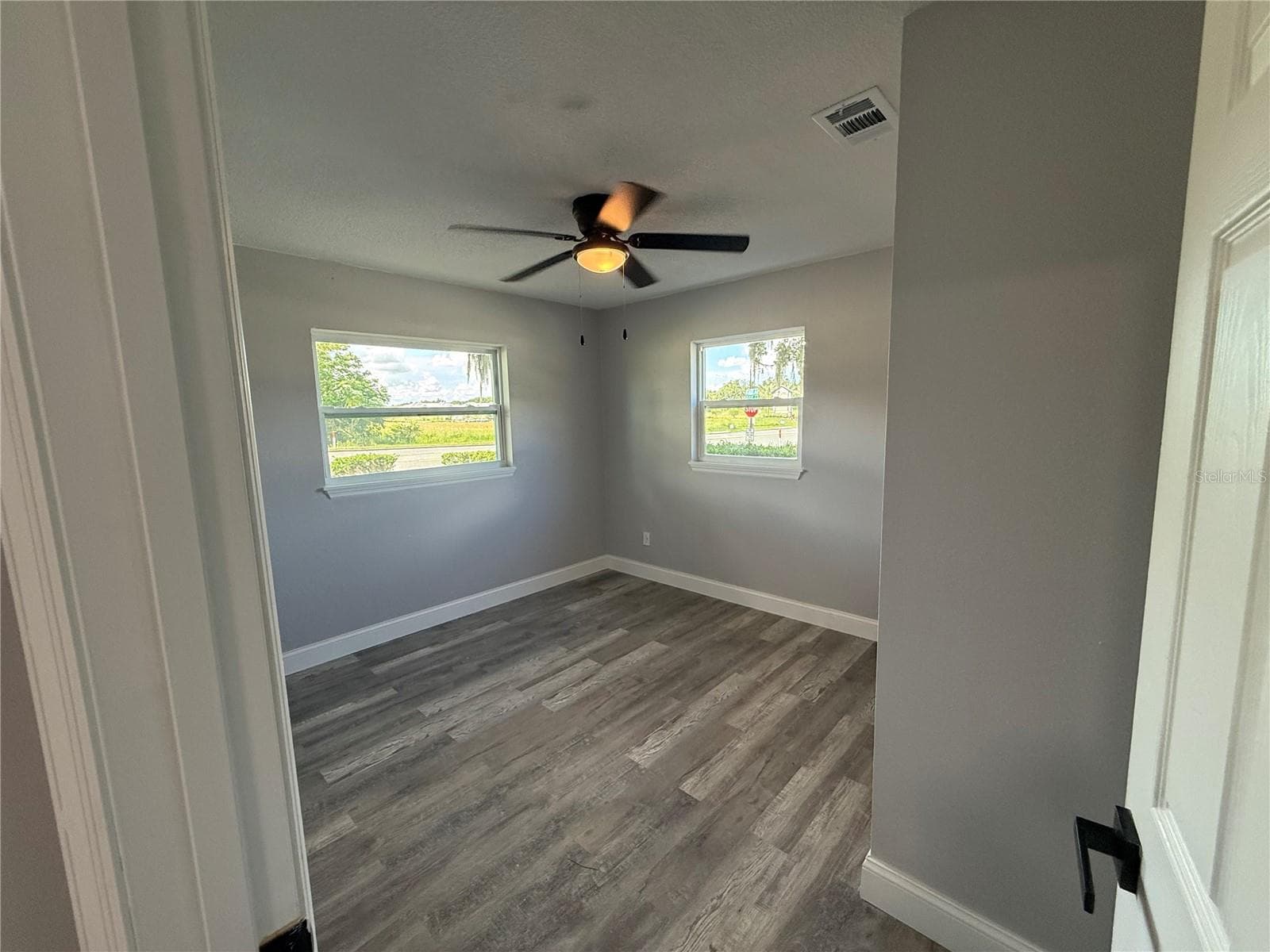 room 3 - 1000 E DIXIE AVE, LEESBURG