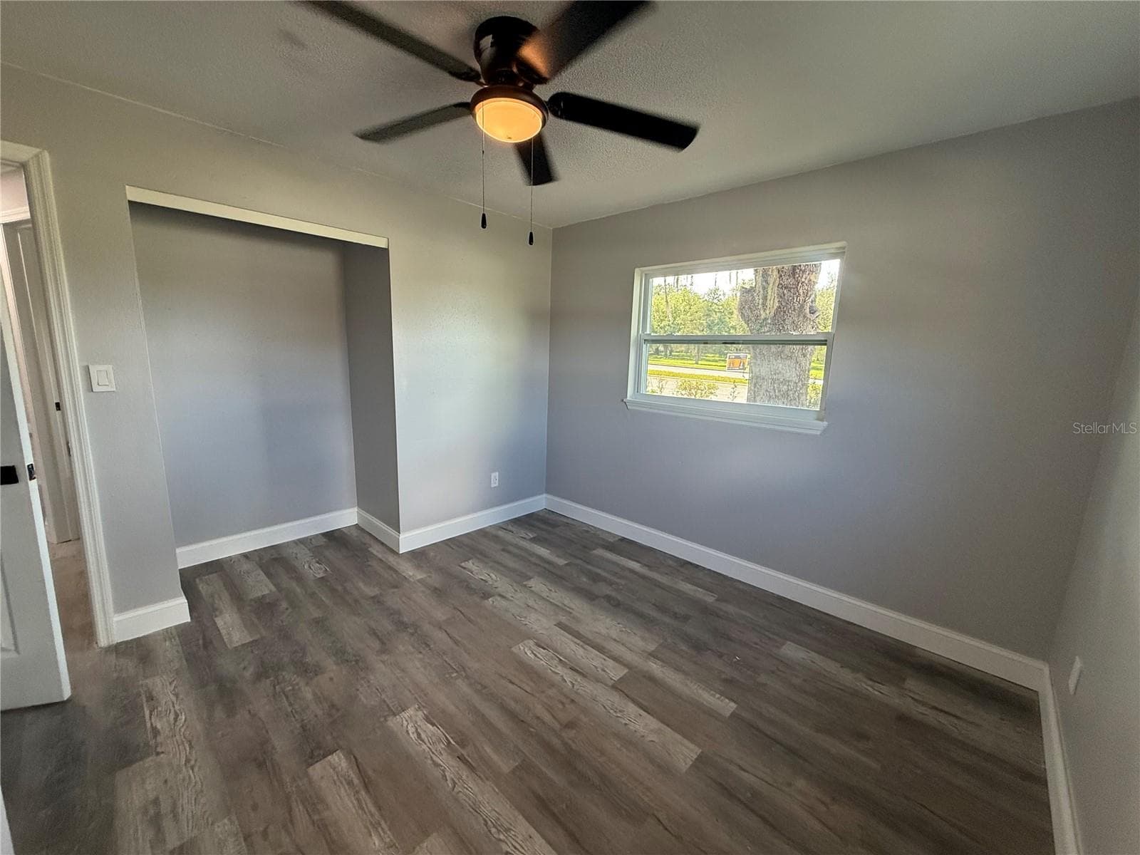room 2 - 1000 E DIXIE AVE, LEESBURG