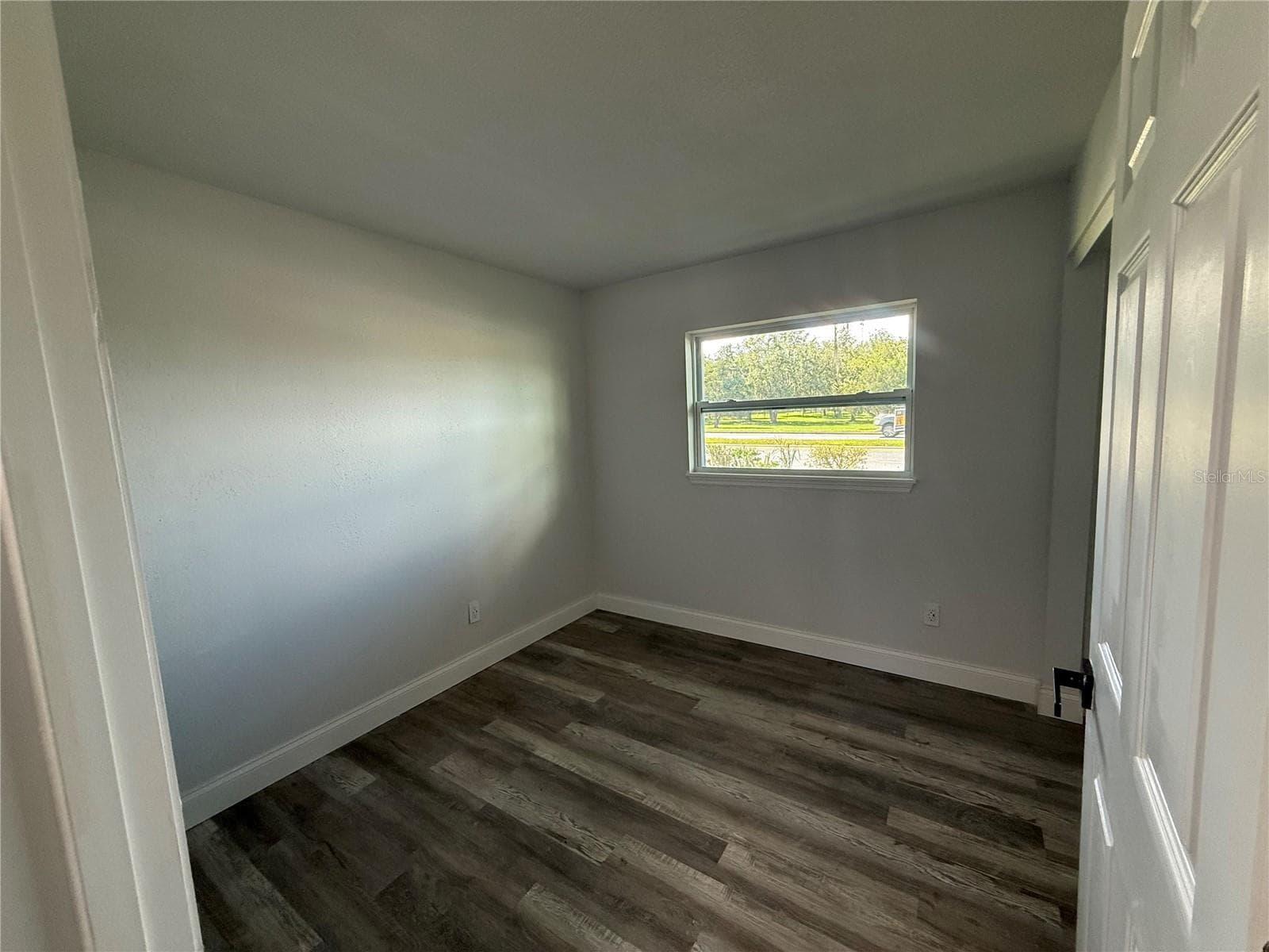 room 4 - 1000 E DIXIE AVE, LEESBURG