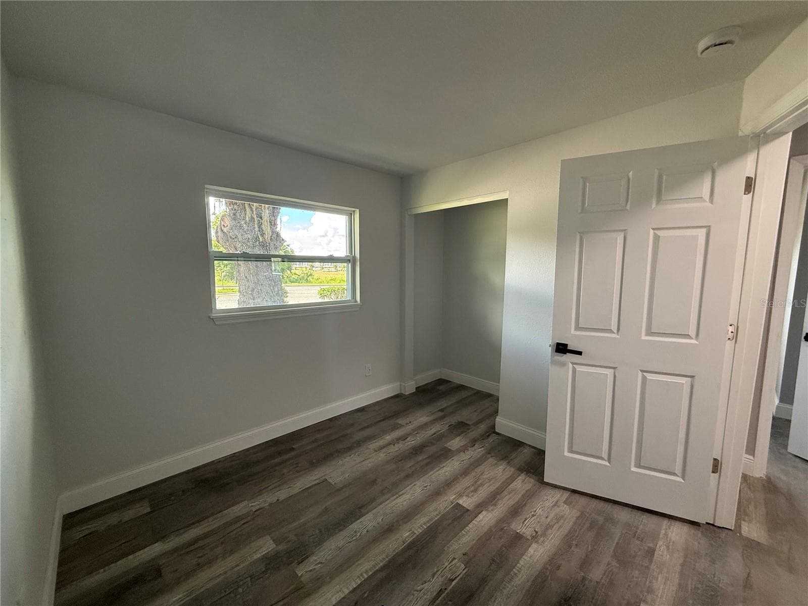 room 4 - 1000 E DIXIE AVE, LEESBURG