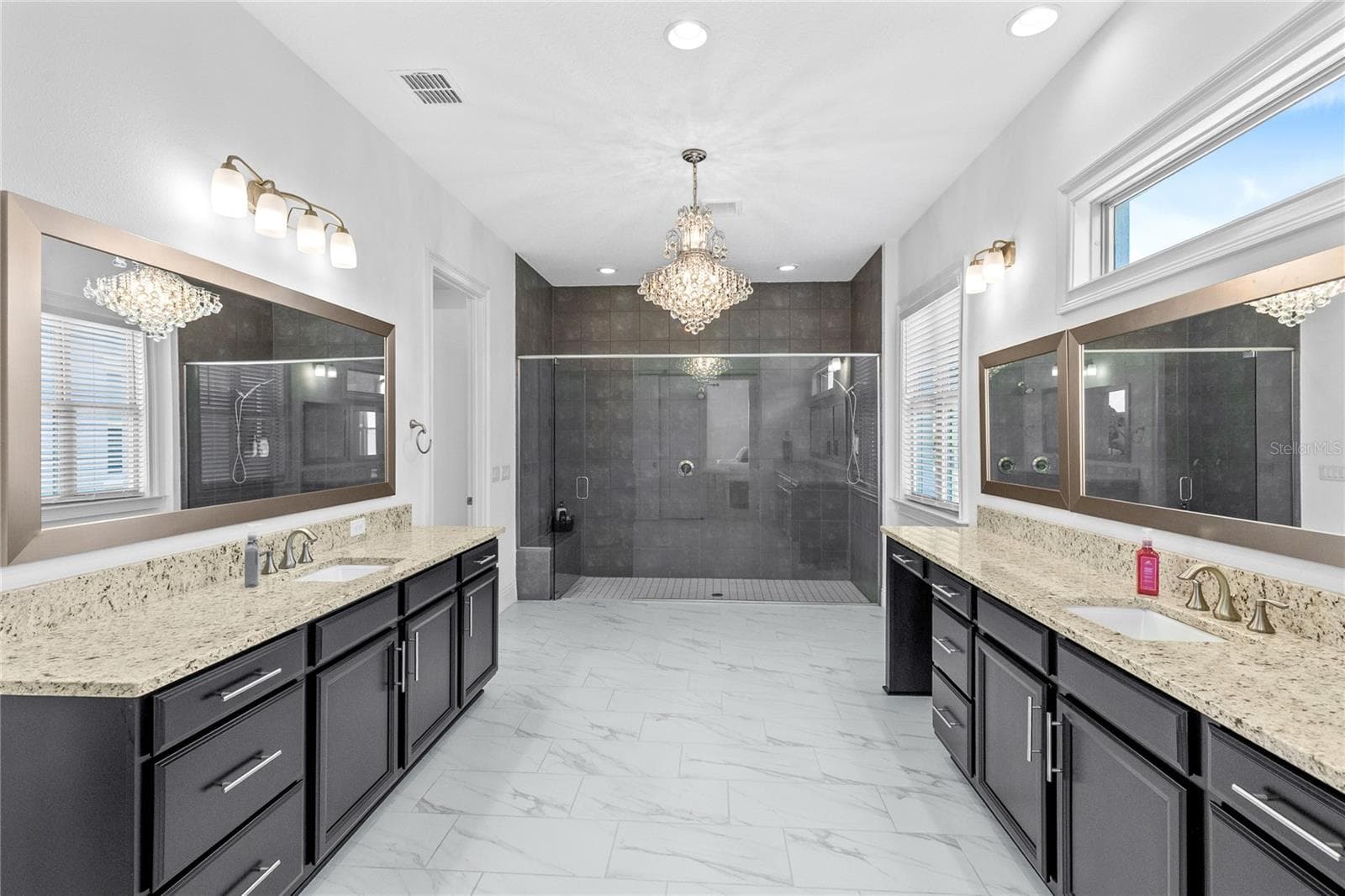 Single Family Residence at 13167 ALDERLEY DR, ORLANDO, photo 19 of 56