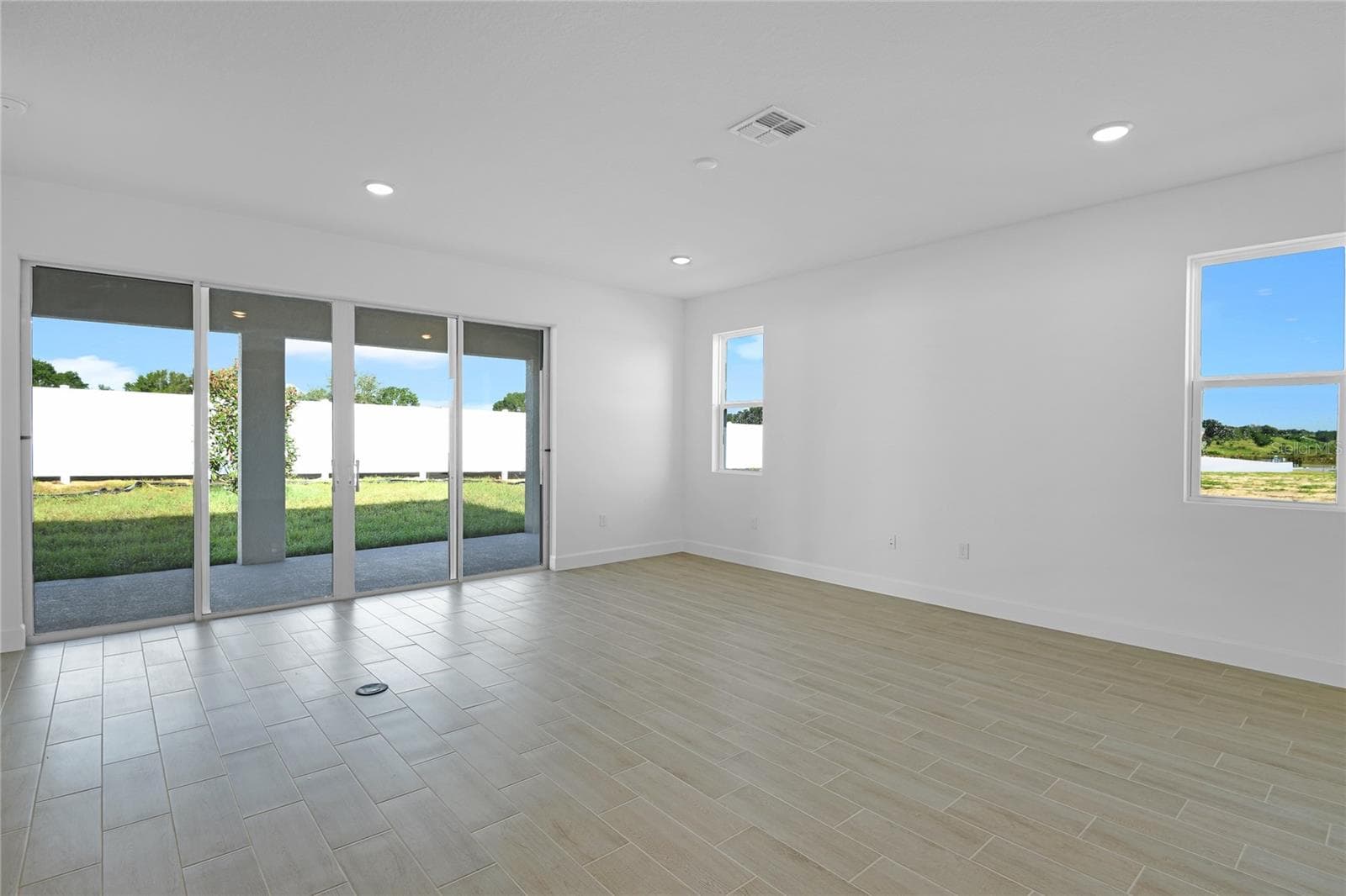 Single Family Residence at 3037 WOODCLIFF LAKE CIR, CLERMONT, photo 14 of 25
