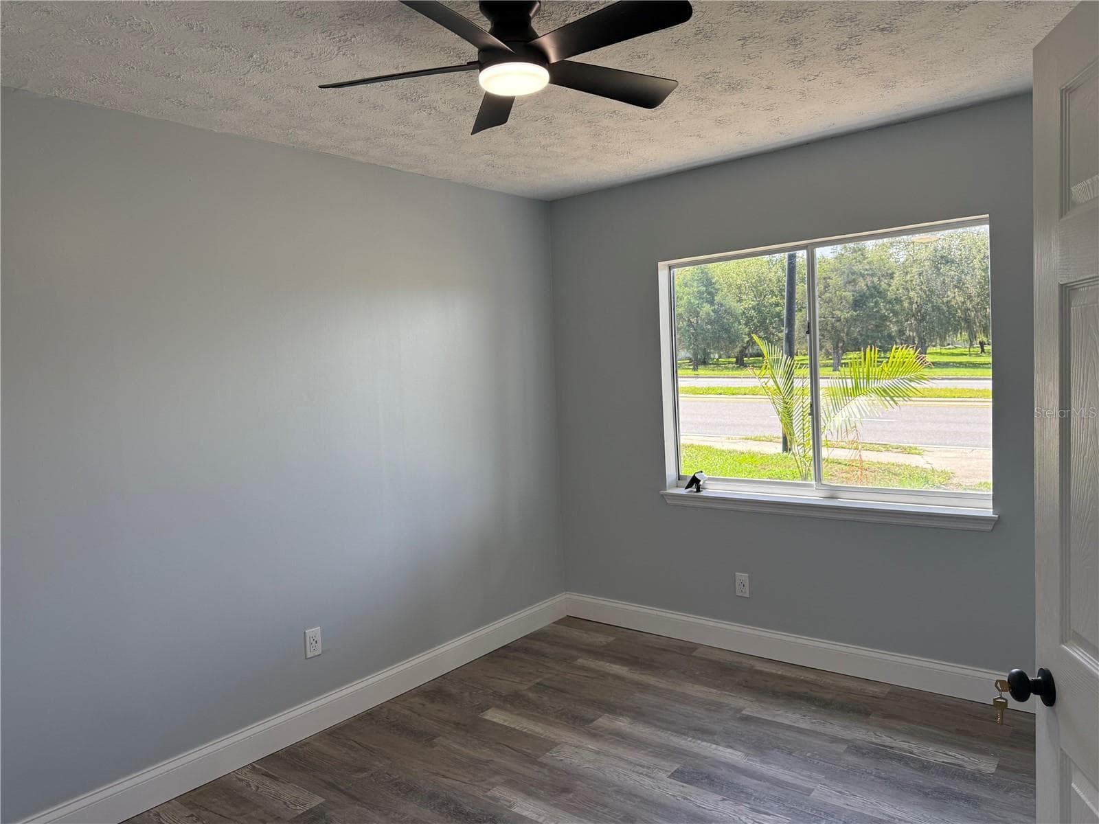 master bedroom - 1000 E DIXIE AVE, LEESBURG