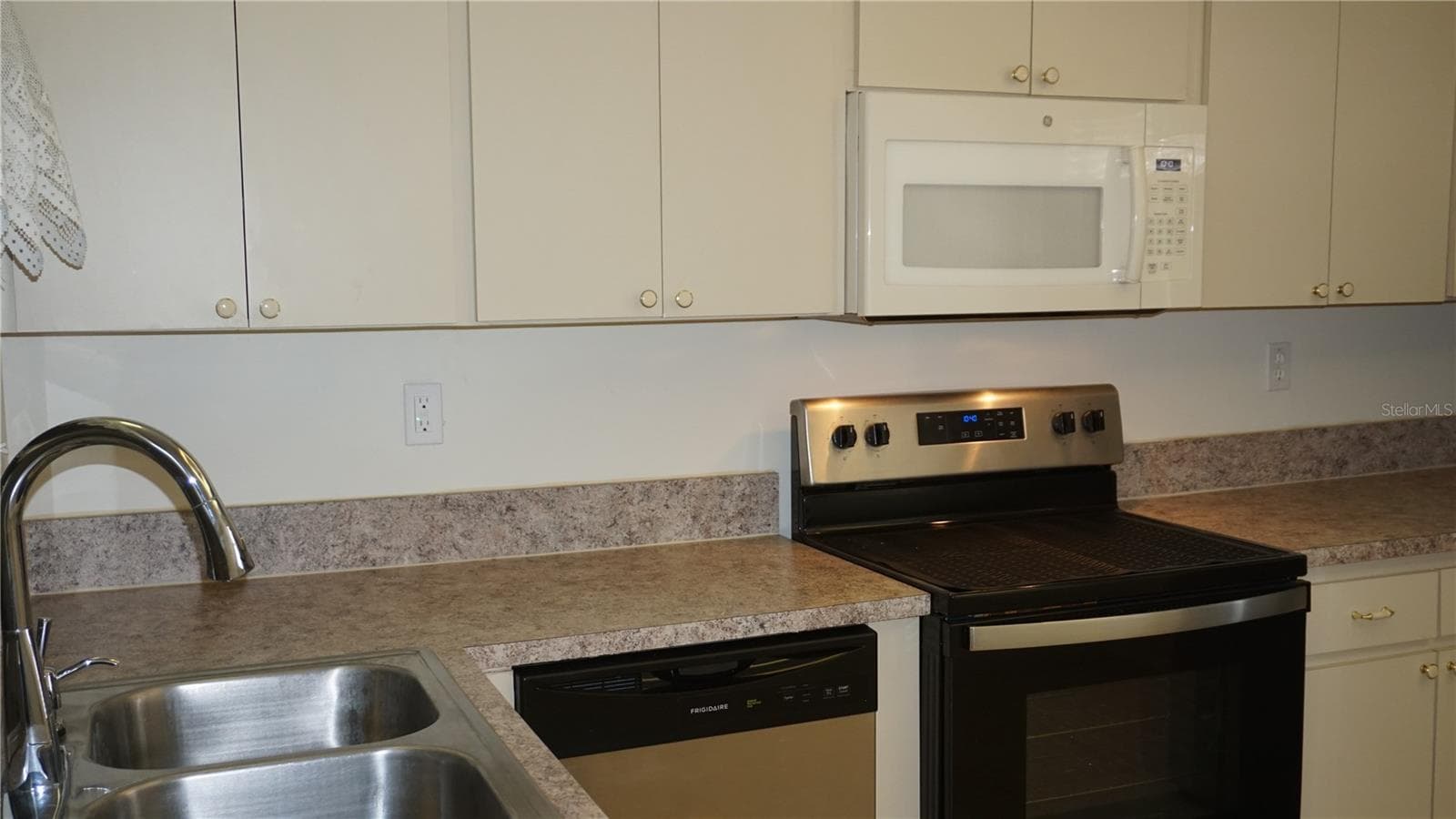 Single Family Residence at 8907 SEELEY LN, HUDSON, photo 5 of 27