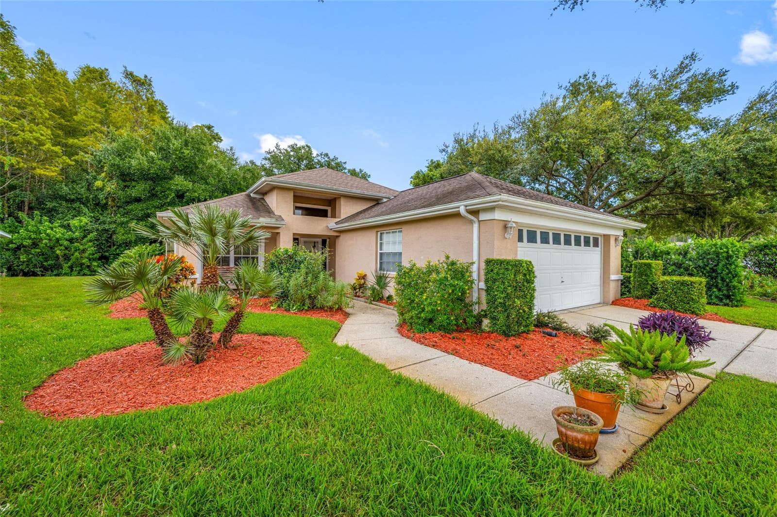 Single Family Residence at 1044 DALESIDE LN, NEW PORT RICHEY, photo 3 of 48