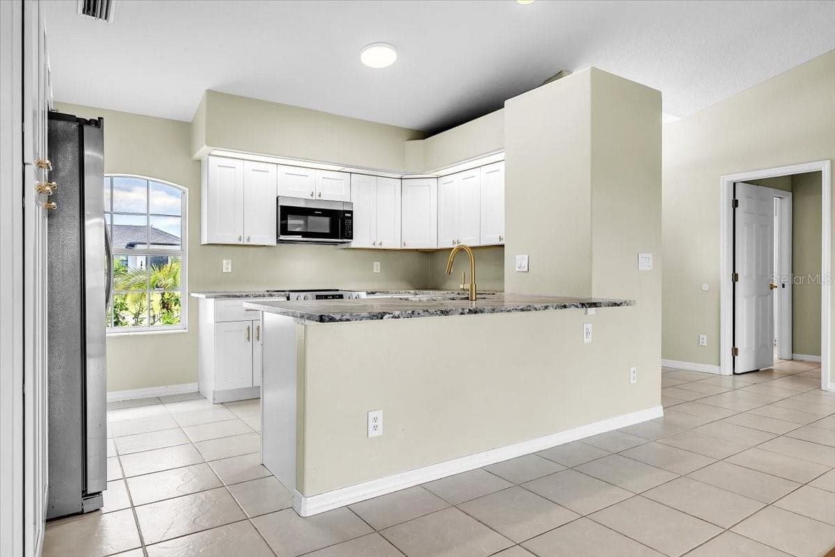 Single Family Residence at 485 BOUNDARY BLVD, ROTONDA WEST, photo 6 of 37