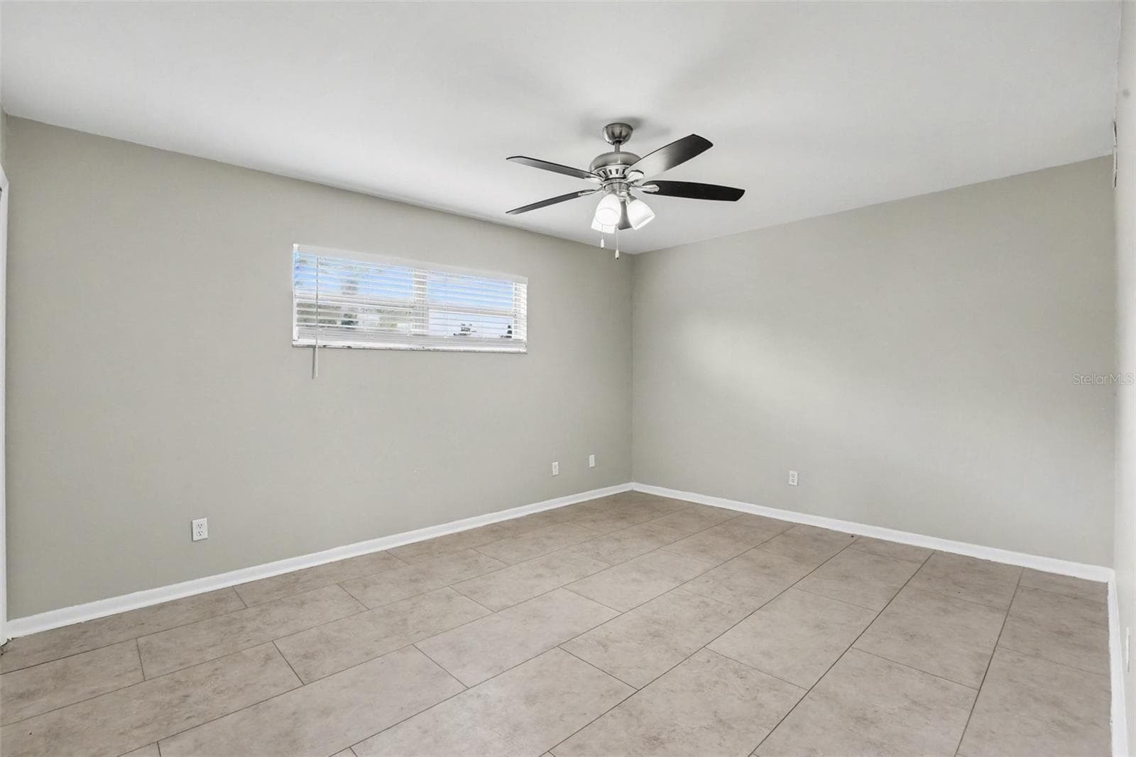Single Family Residence at 1909 SHANNONWOOD CT, BRANDON, photo 10 of 20
