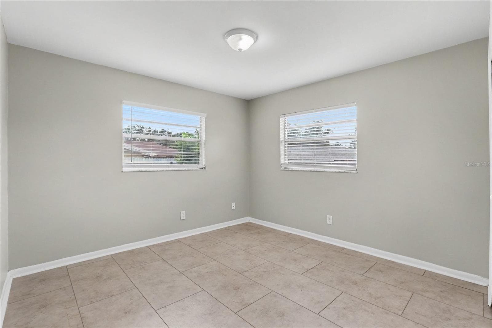 Single Family Residence at 1909 SHANNONWOOD CT, BRANDON, photo 15 of 20